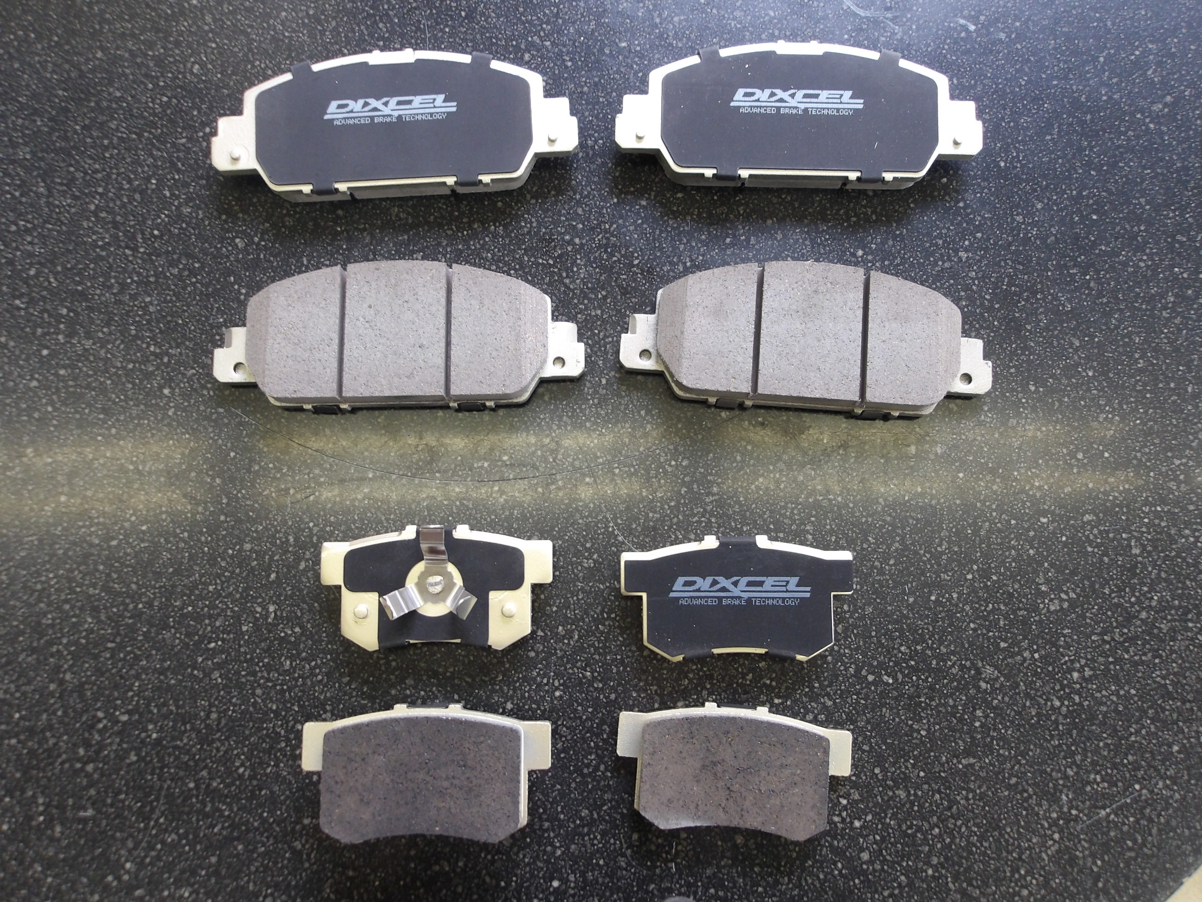 オデッセイ（RC1）ディクセル製低ダストブレーキパッド「M-Type」装着