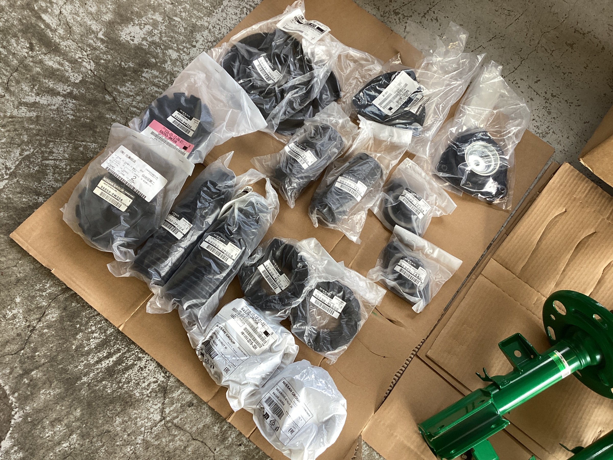 エルグランド PE52 ショックアブソーバー交換します！ | 日産