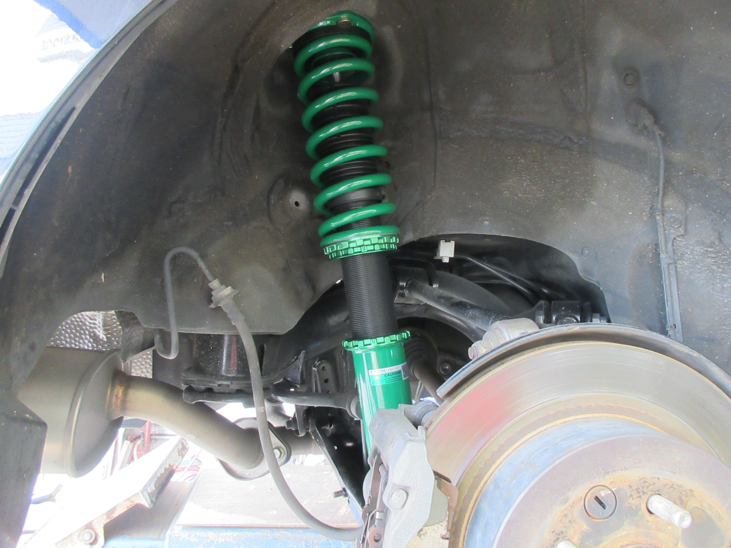 ココア様 抜け固着なし トヨタ マークX クラウン タナベ 車高調 装着写真あり ココア様 抜け固着なし トヨタ マークX クラウン タナベ 車高調 装着