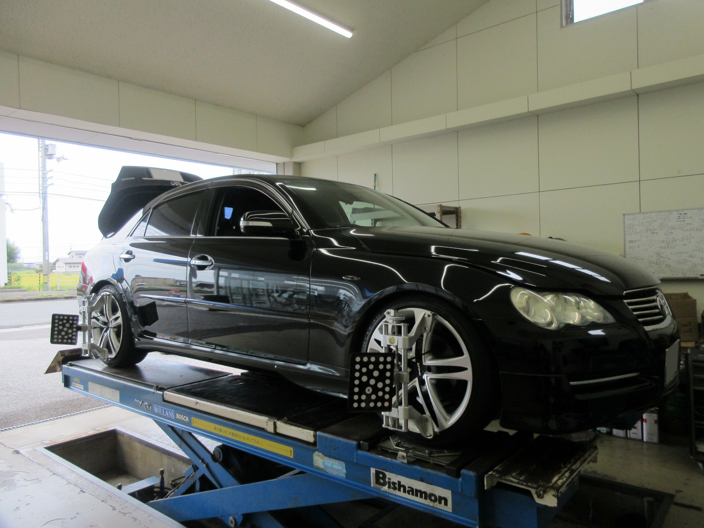 車高調の違いは色だけじゃないんですトヨタ マークX（GRX120）に