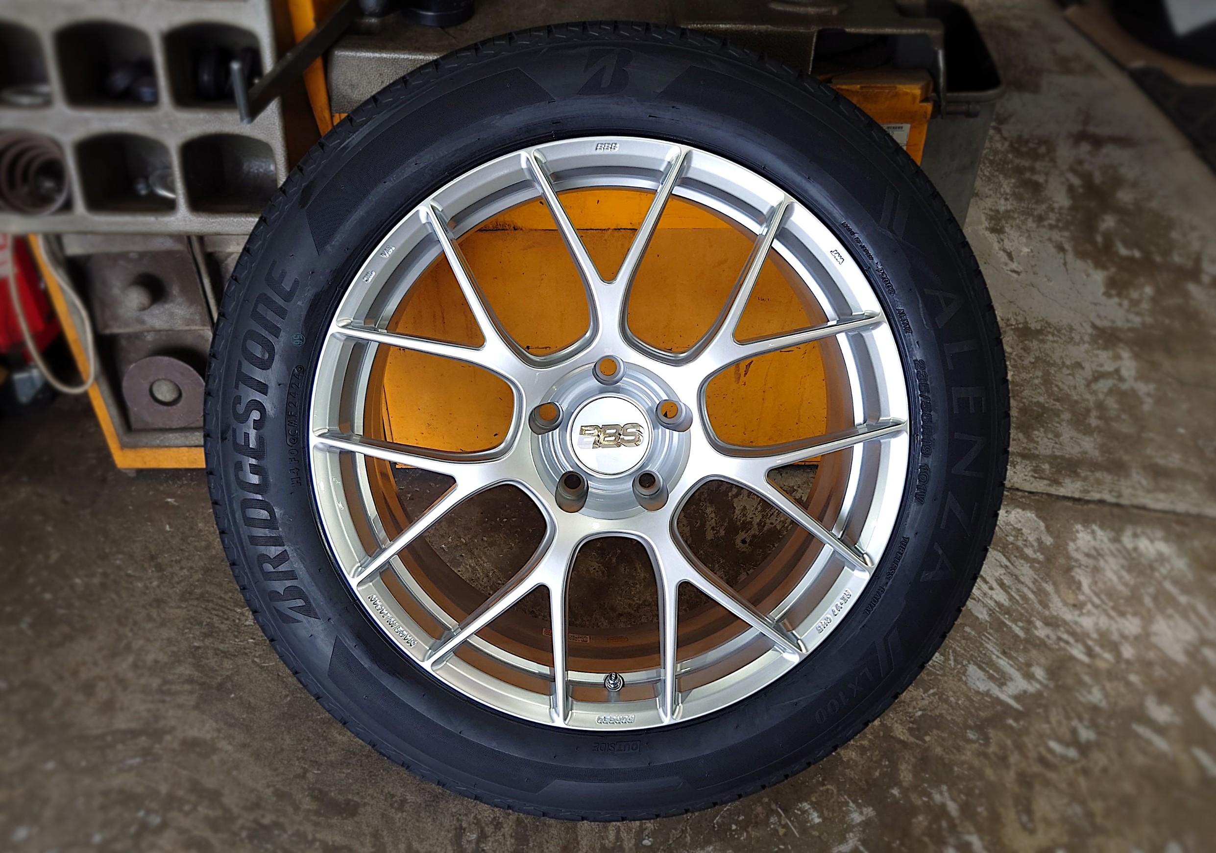 BBSホイール・ブリヂストンアレンザLX100・ 17インチ タイヤセット