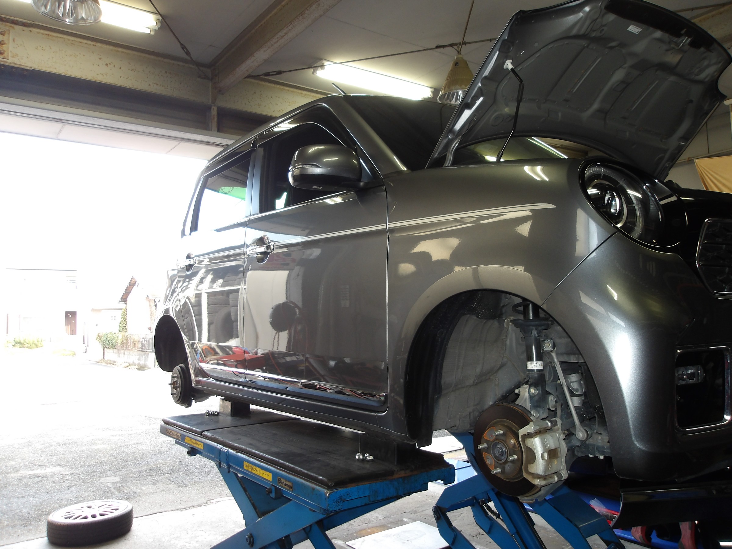 NｰONE（JG3）スプーン製「リジカラ（前後）」装着＆アライメント作業