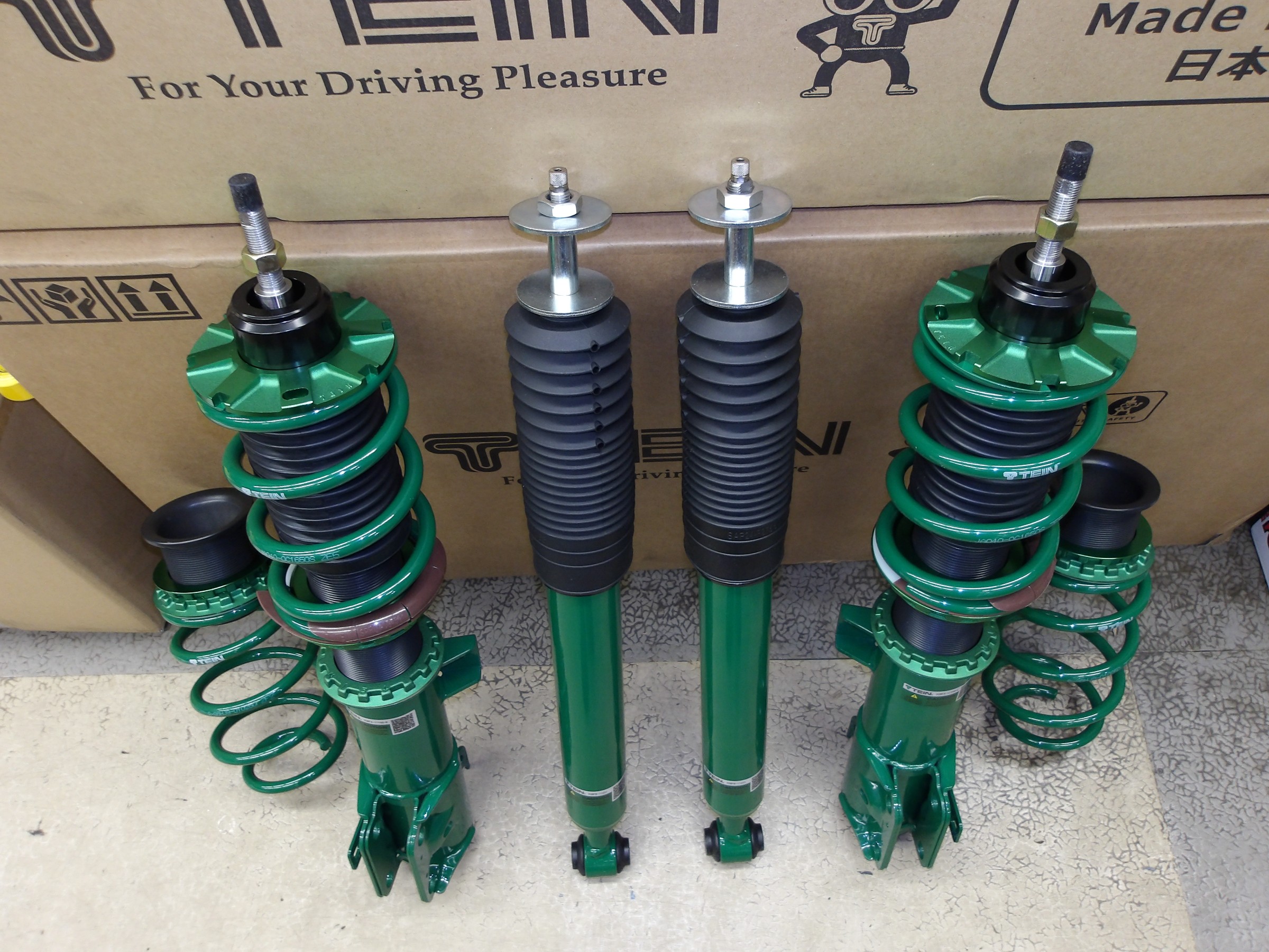 NｰBOX カスタム（JF5）テイン製車高調「FLEXｰℤ」装着＆アライメント