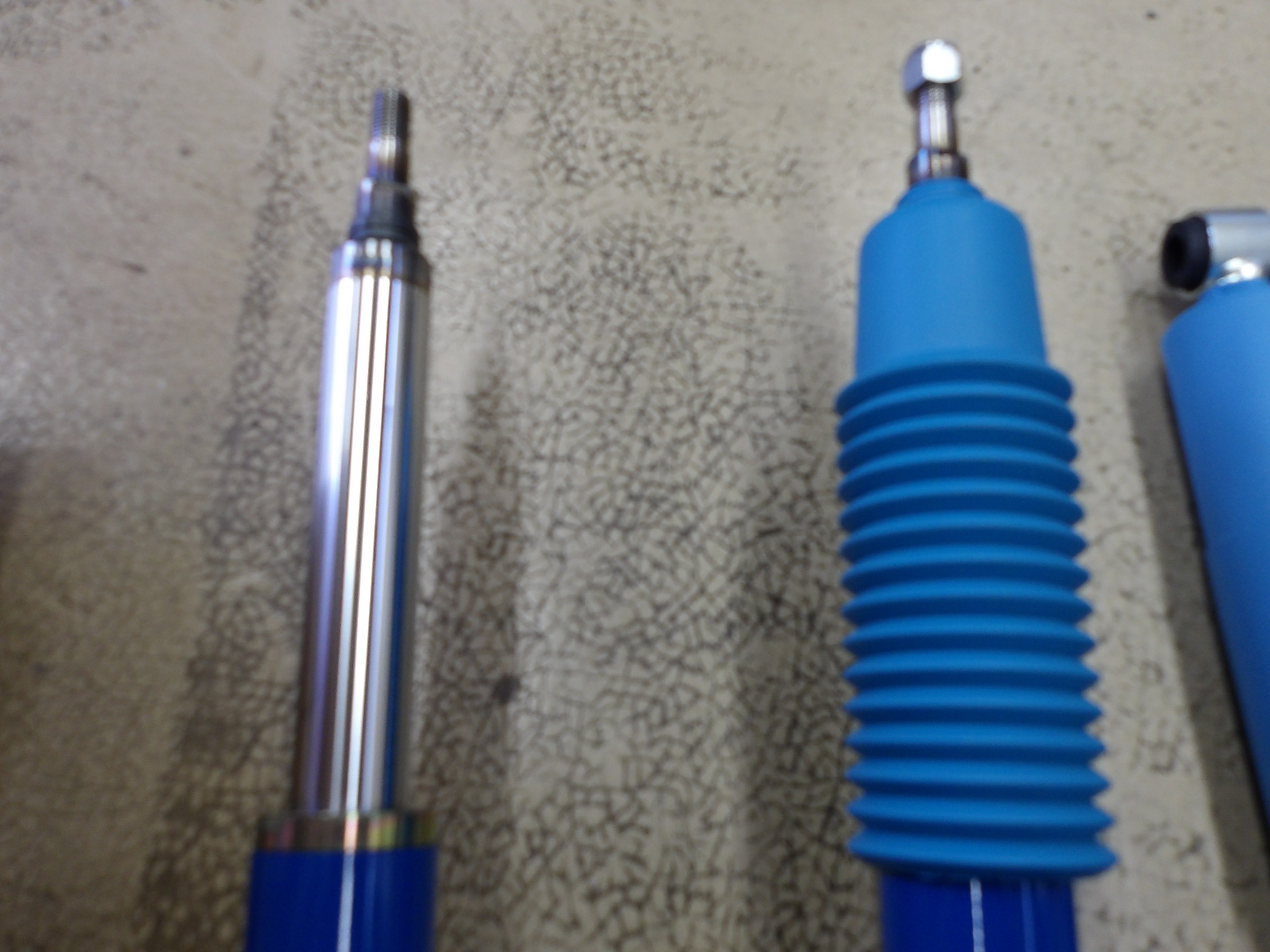 エスティマ（TCR20W）エナペタル製当店オリジナルショックアブソーバー