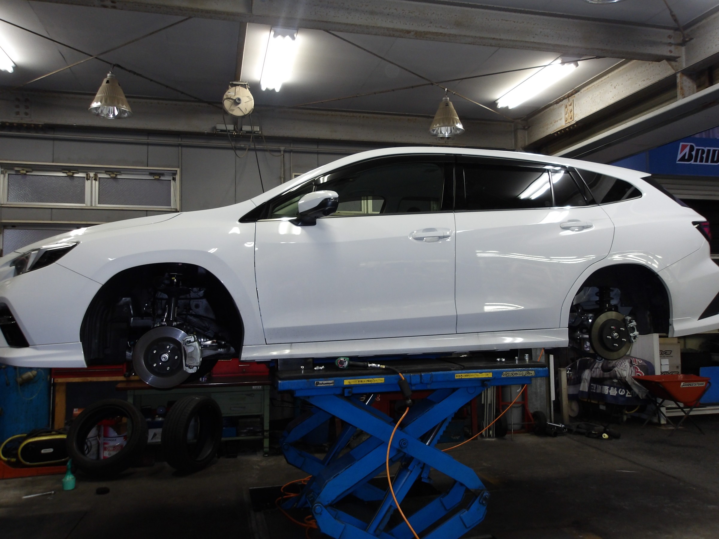 レヴォーグ（VN5）ブリヂストンタイヤスタッドレス「ブリザック VRX3