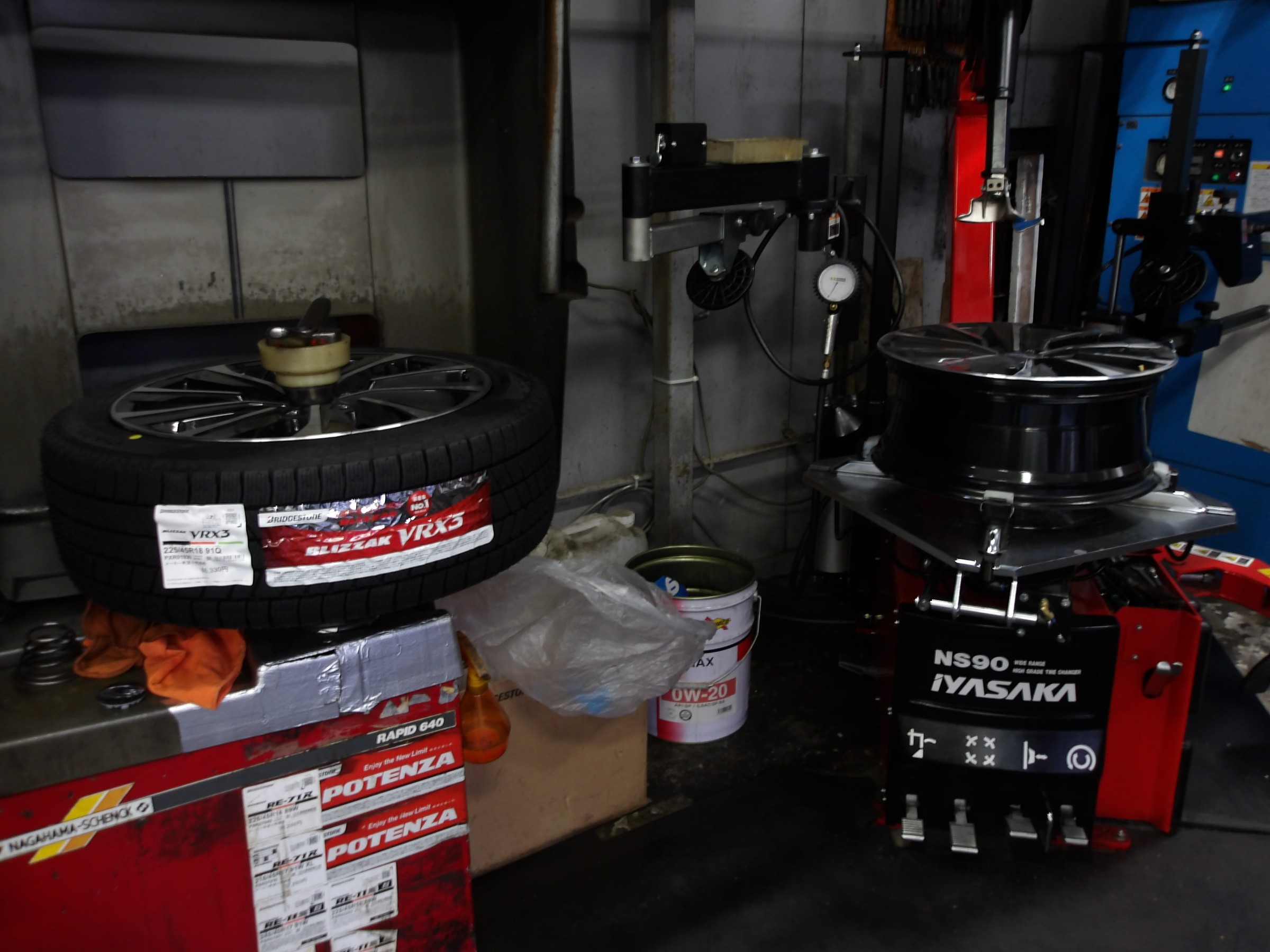 レヴォーグ（VN5）ブリヂストンタイヤスタッドレス「ブリザック VRX3