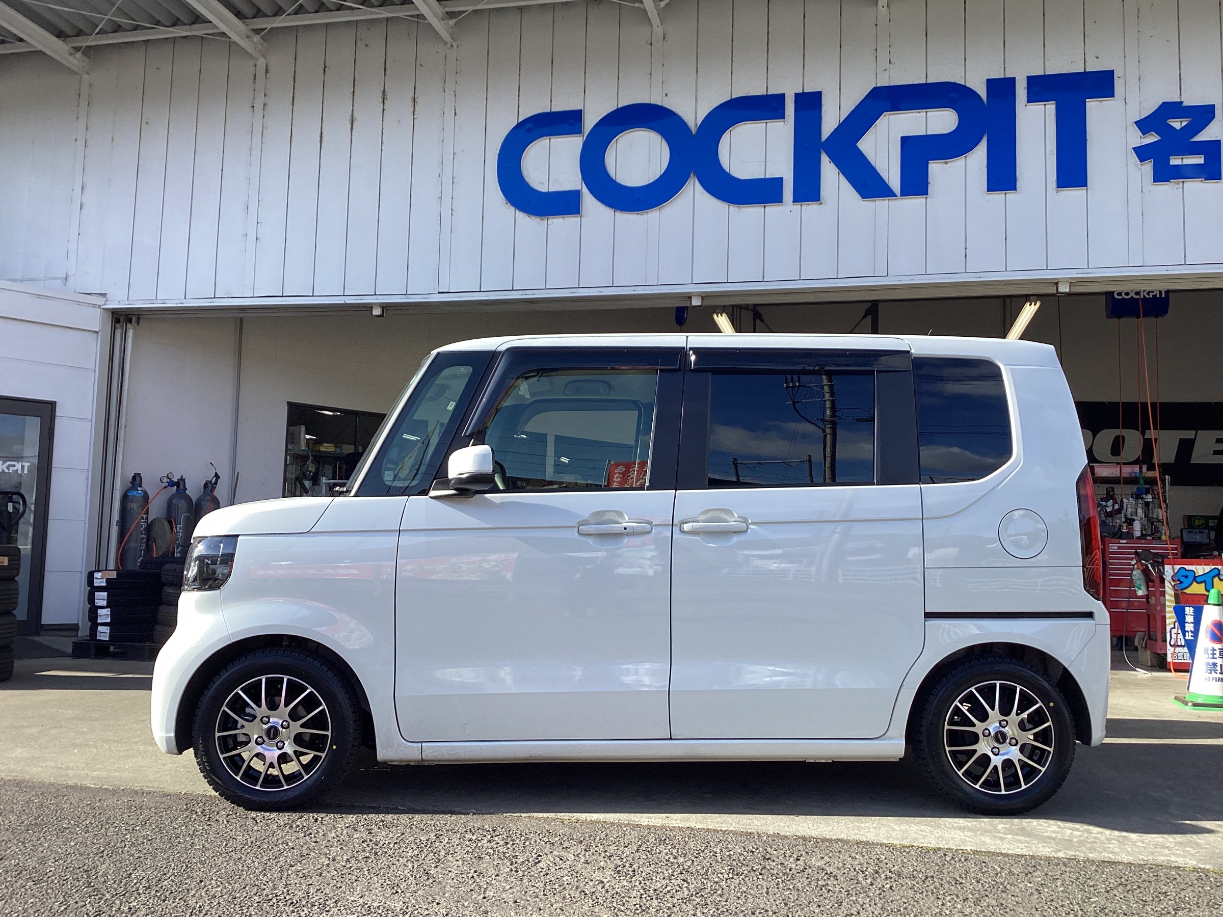 スタッドレスタイヤ装着！ | スタッフ日記 | コクピット 名取 | 車の