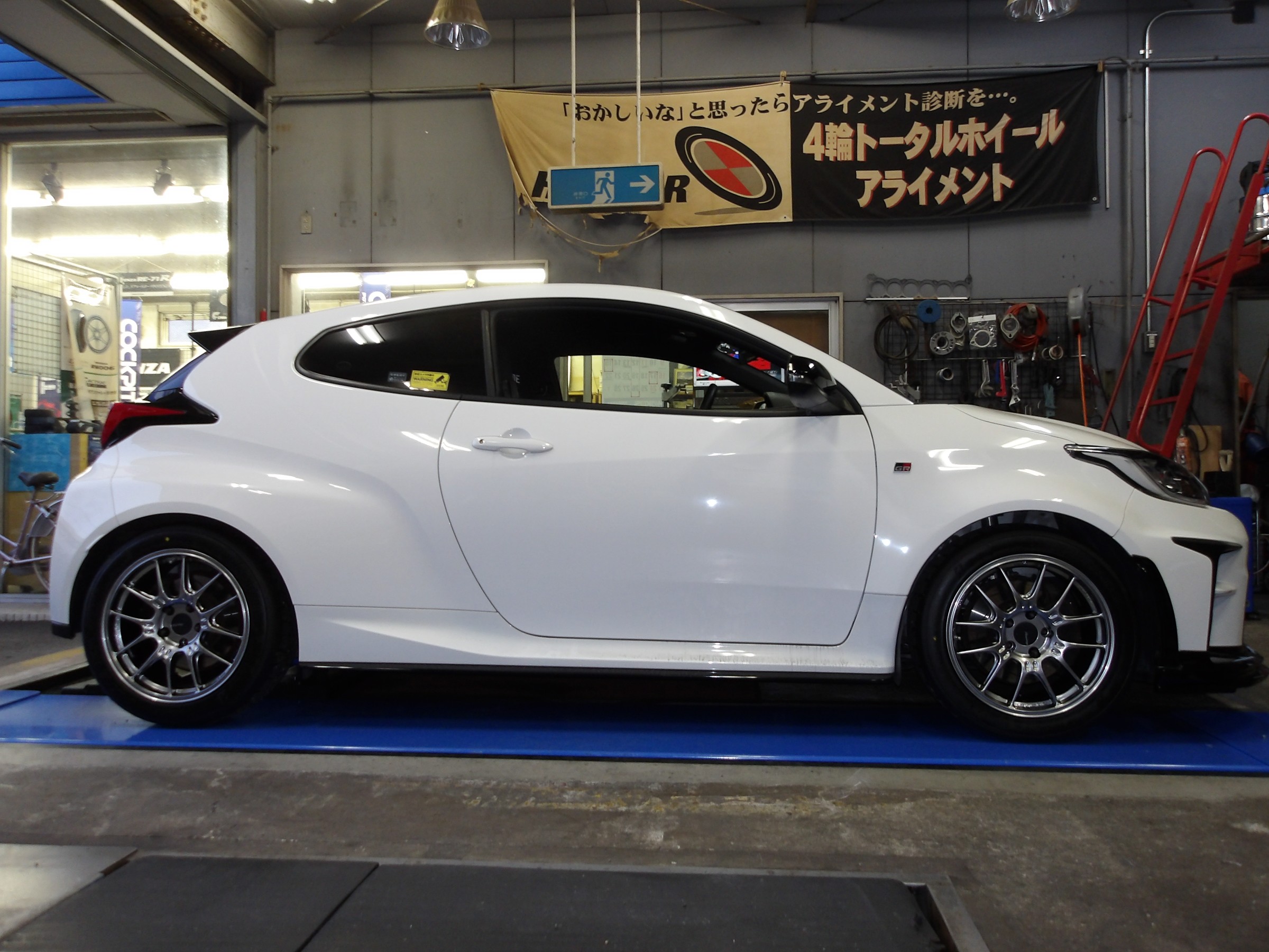 GRヤリス（GXPA16）エンケイ製アルミホイール「GTC02