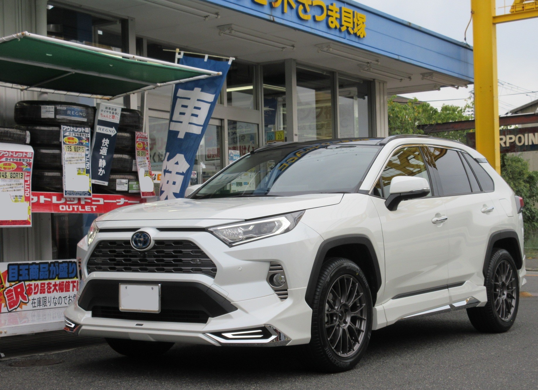 SUVにスポーティーなホイールを組み合わせます | トヨタ RAV4 SUVにスポーティーなホイールを組み合わせます | トヨタ RAV4