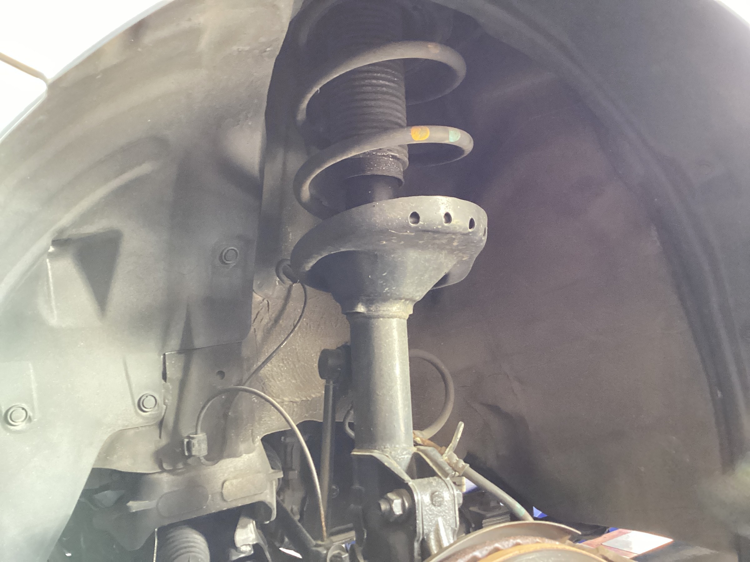 レガシィアウトバック BS9 ショックアブソーバー交換します！ | スバル