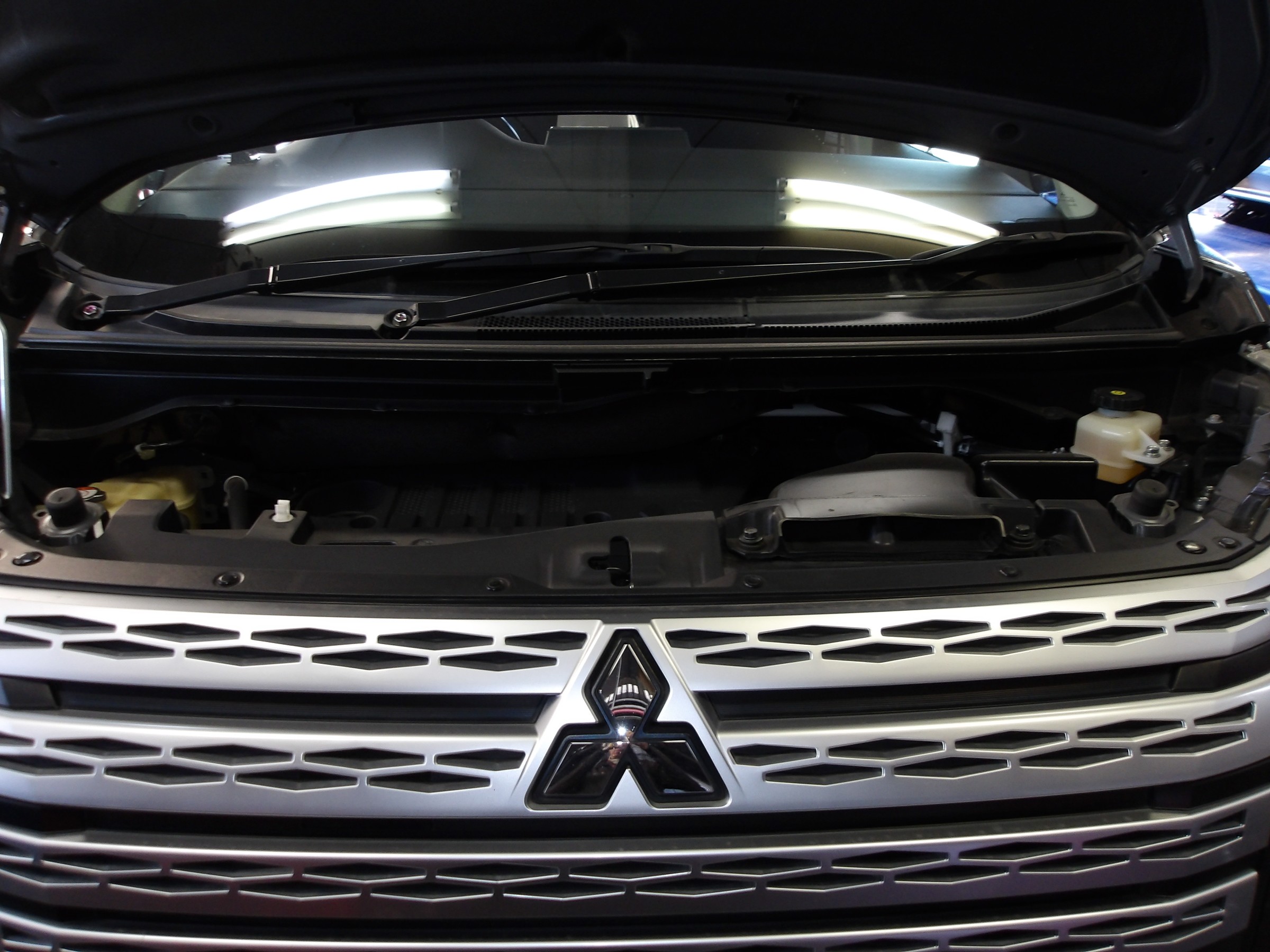 三菱デリカD5（LDH-CV1W）純正ショックアブソーバー（未使用品） 2025