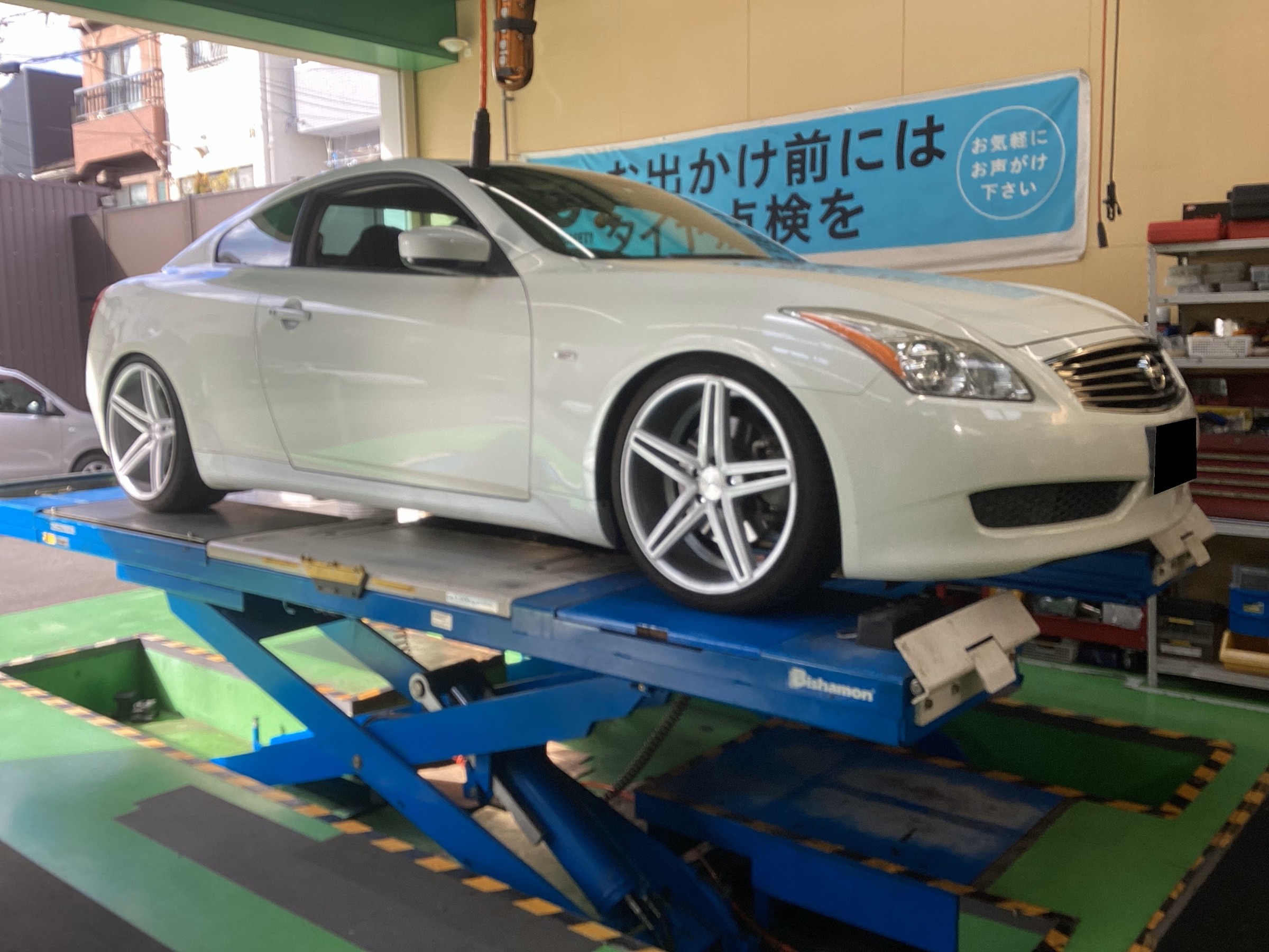 日産 スカイライン V36 【 マフラー 】取り付け作業～～♬ 国産