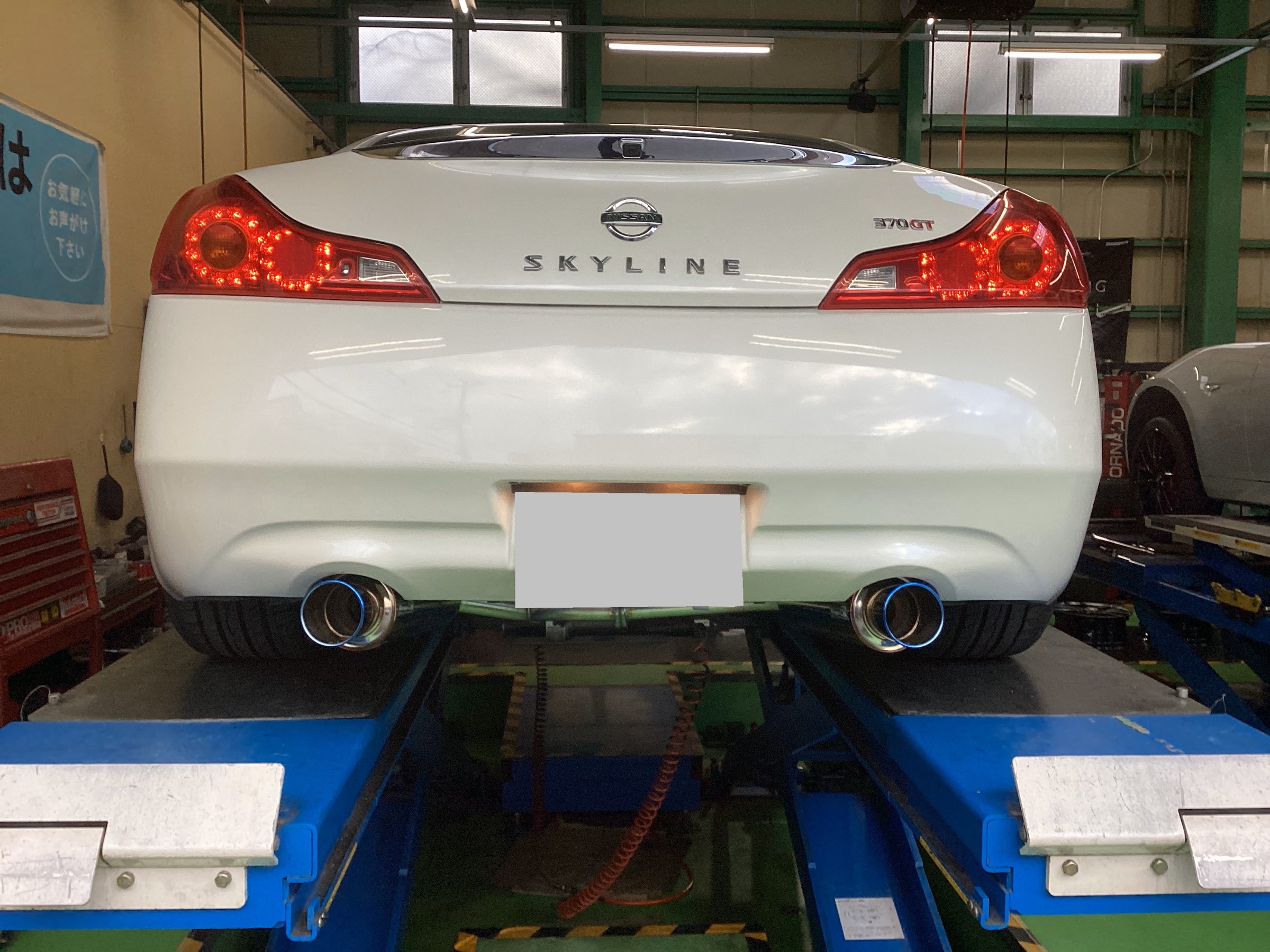 日産 スカイライン V36 【 マフラー 】取り付け作業～～♬ 国産