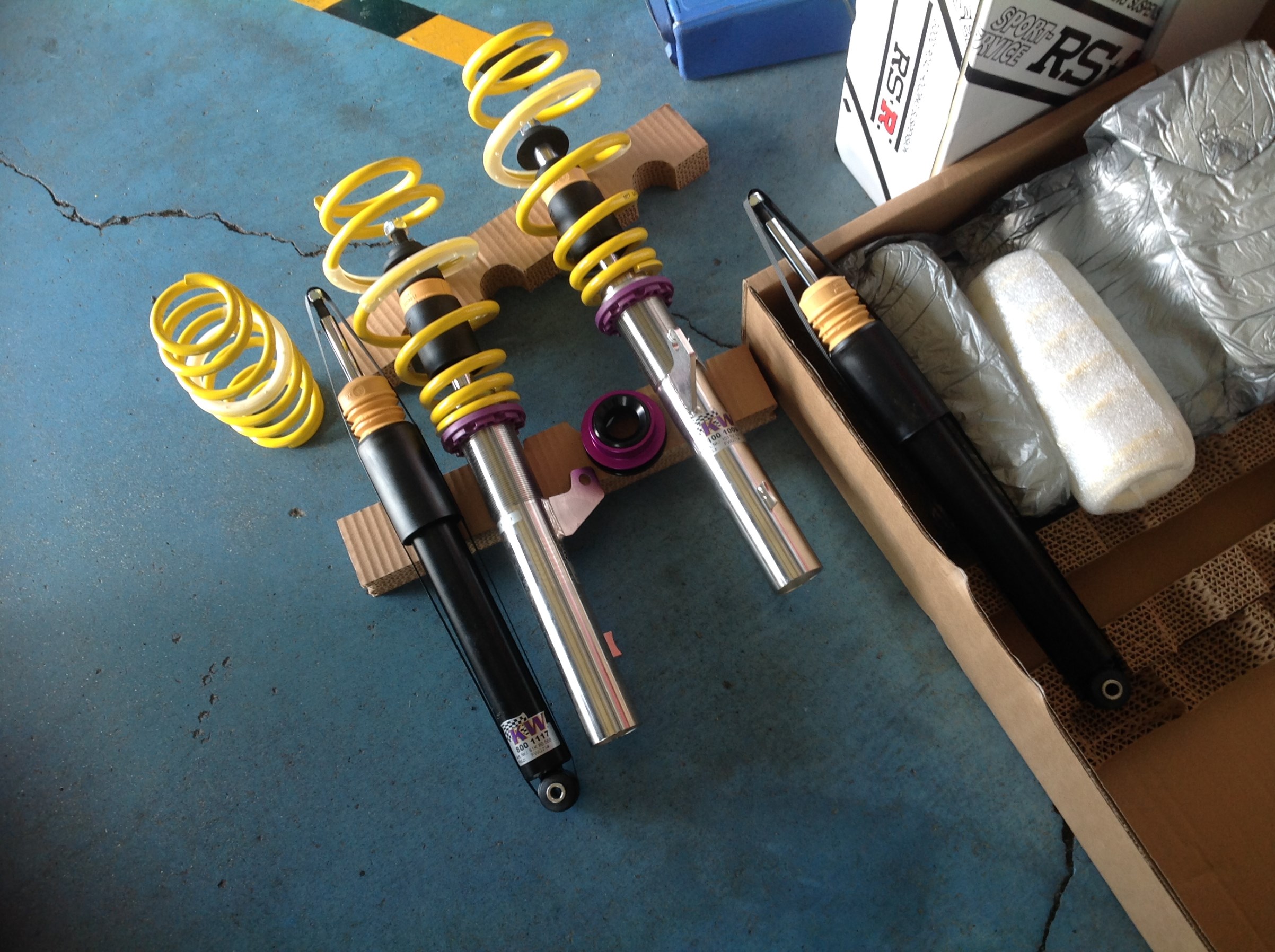 ザ ビートルに車高調取付け スタッフblog コクピット 藤枝 タイヤ館 藤枝 車のカスタマイズにかかわるスタッフより