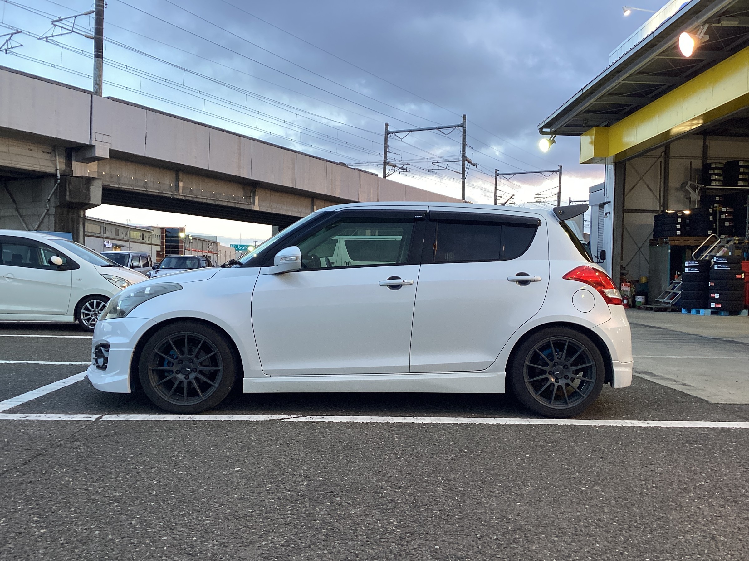 スイフトスポーツ ZC32S 車高調取り付けます！ | スズキ