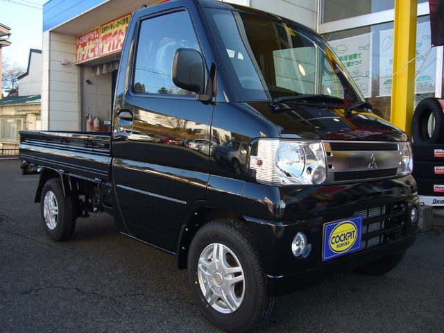 オトコの黒 三菱ミニキャブ トラック オーナーズカーインデックス カスタマイズカー紹介 コクピット モリオカ お客さまの車高調 ドレスアップ カスタマイズなど加工取付事例車両の紹介