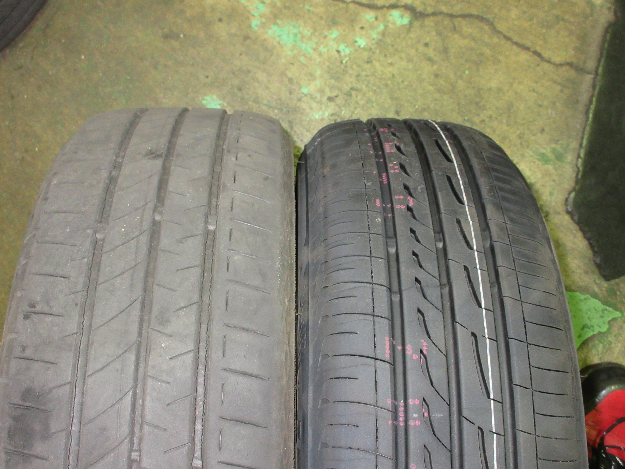 劣化が目立つタイヤを交換 | ホンダ N-BOX タイヤ | STAFF日記