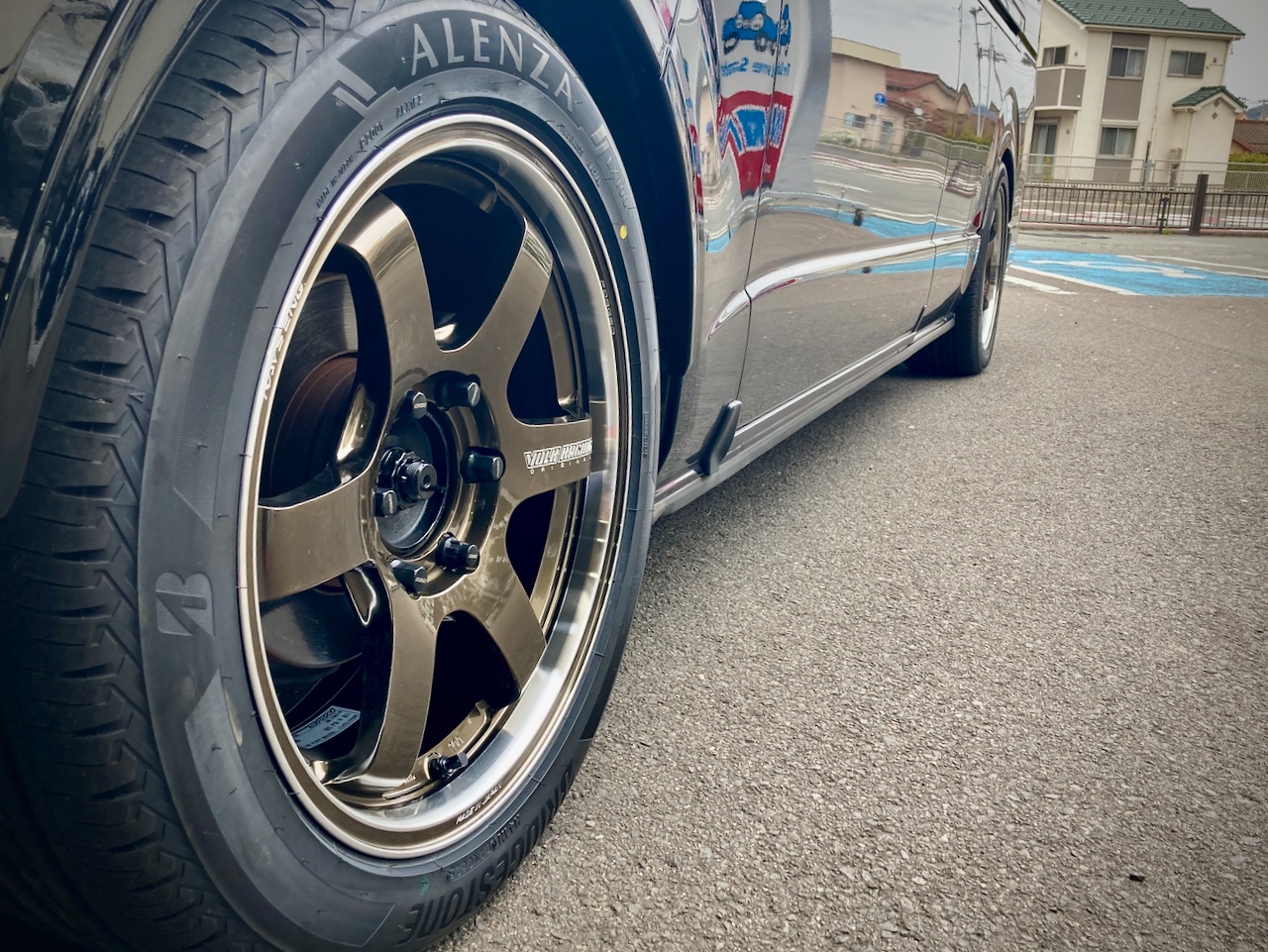 HIACE ✖ RAYS VOLK RACING TE37SB tourer SR ✖ CRS ESSEX HIACE ✖ RAYS VOLK RACING TE37SB tourer SR ✖ CRS ESSEX