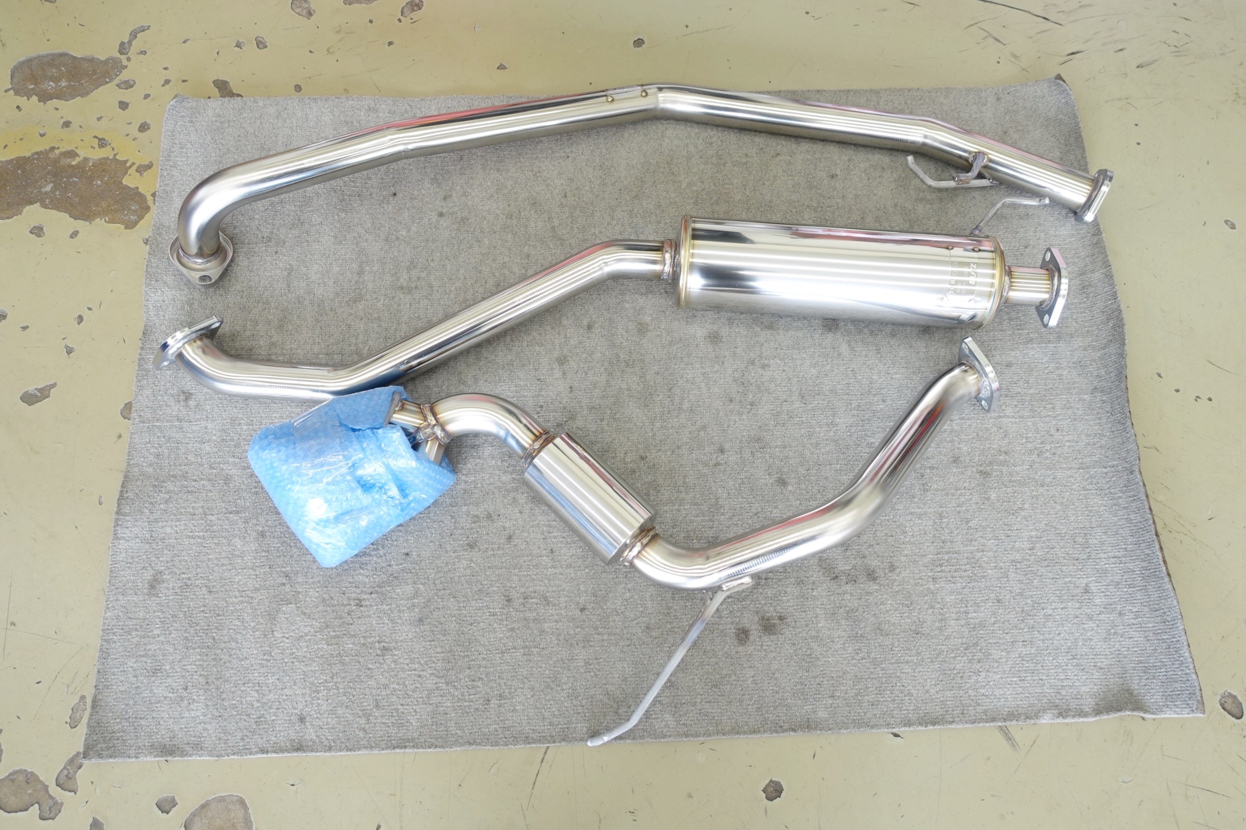 R*i様 超レア Futura mask 覆面DICE&DICE フューチュラ NISSAN FAIRLADY Z RZ34 VR30DDTT FULL DUAL MUFFLER - YouTube