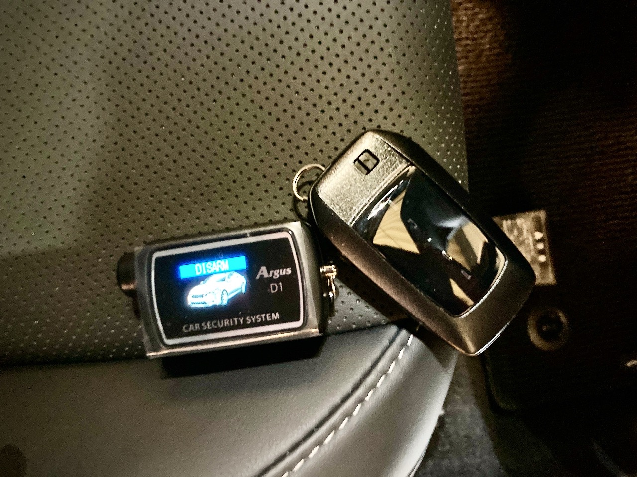 MXWH60 TOYOTA PRIUS ✖ Yupiteru CAR SECURITY SYSTEM Argus D1