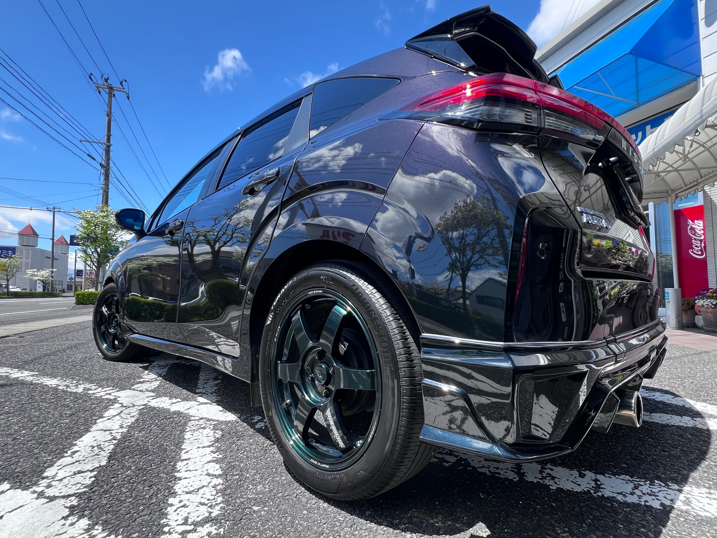 日産 オーラ カスタマイズ事例 : NISSAN AURA FE13 × RAYS VOLK RACING