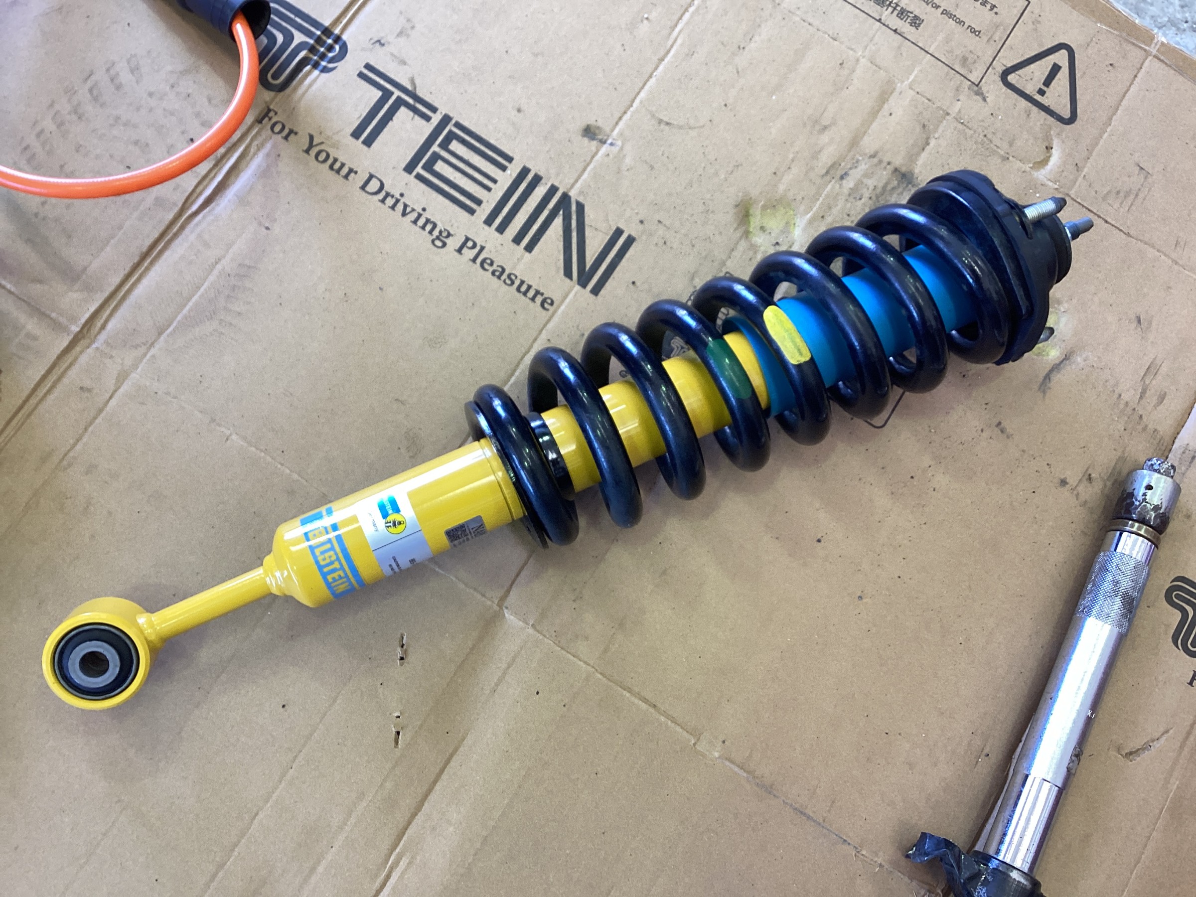 ランクルプラド GDJ150W ショックアブソーバー交換します！ | トヨタ