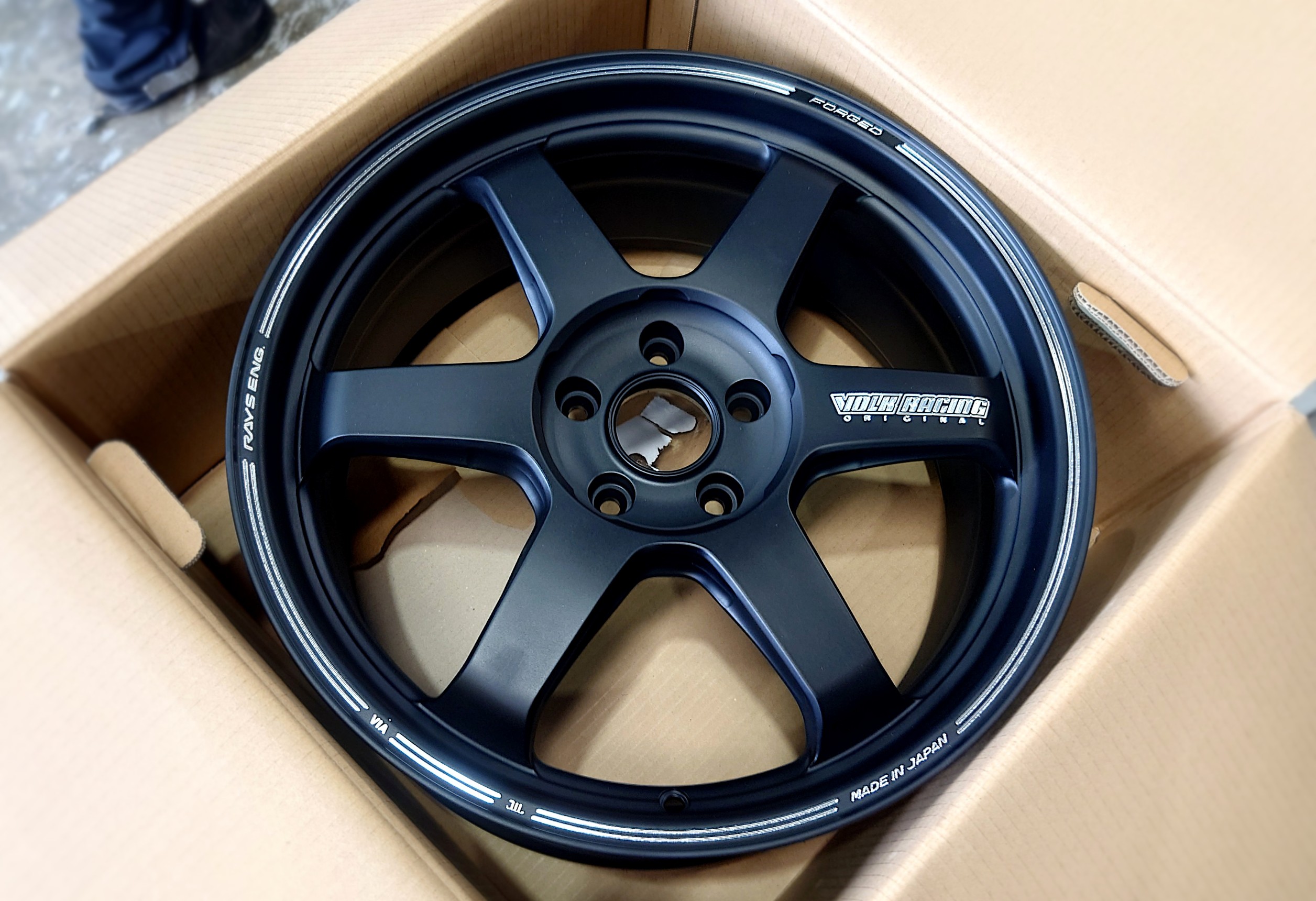 ブリヂストン アレンザ 20インチ TE37