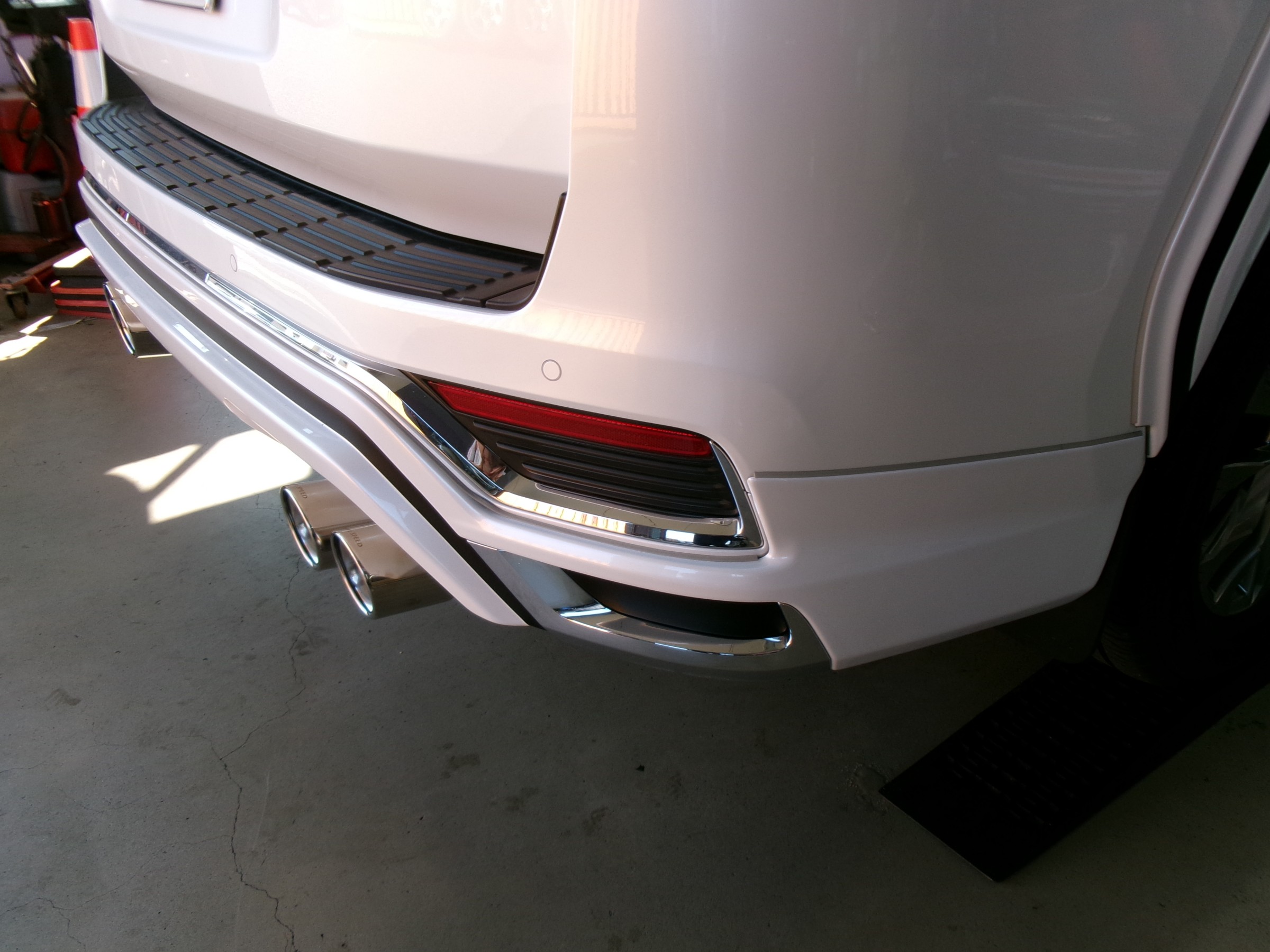 トヨタ モデリスタエアロ付ランクル300ZXにM'z SPEEDマフラー取付！7月