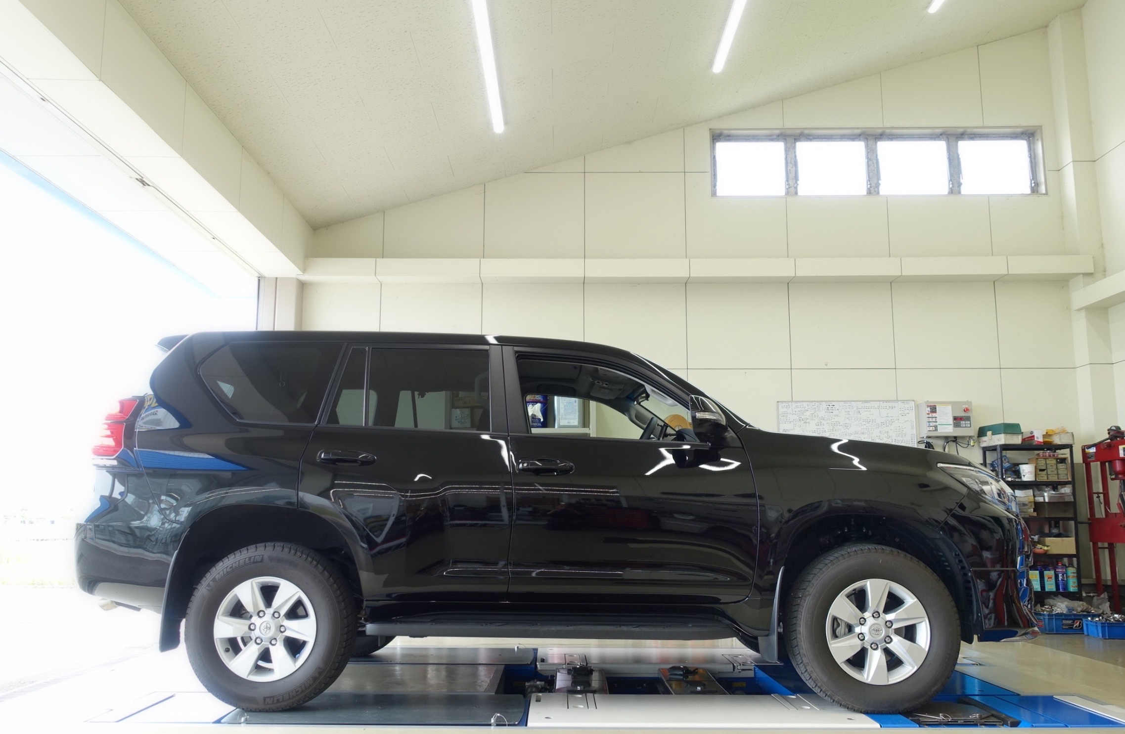 このキットならリフトアップ後もノーマル以上のしっかり感と快適性が