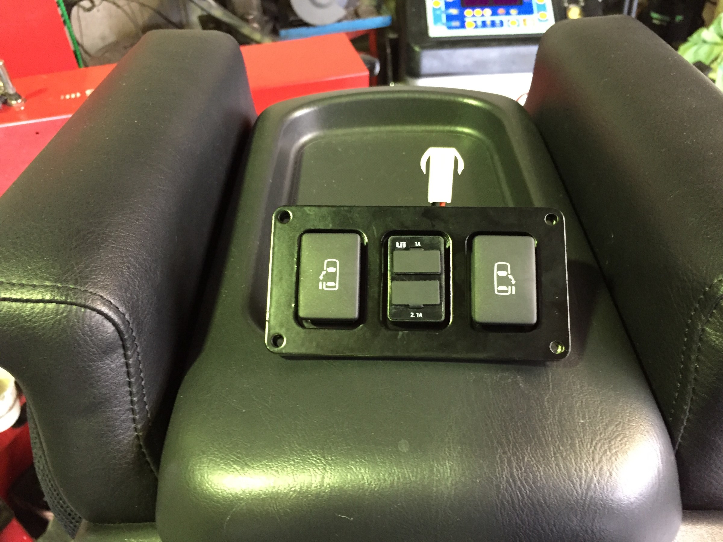 4wdハイエースは奥が深いですね トヨタ ハイエース 足まわり サスペンション ブレーキ ホイール 4輪アライメント調整 Pit作業レポート Cockpit Age3 コクピットエイジ 車のカスタマイズにかかわるスタッフより