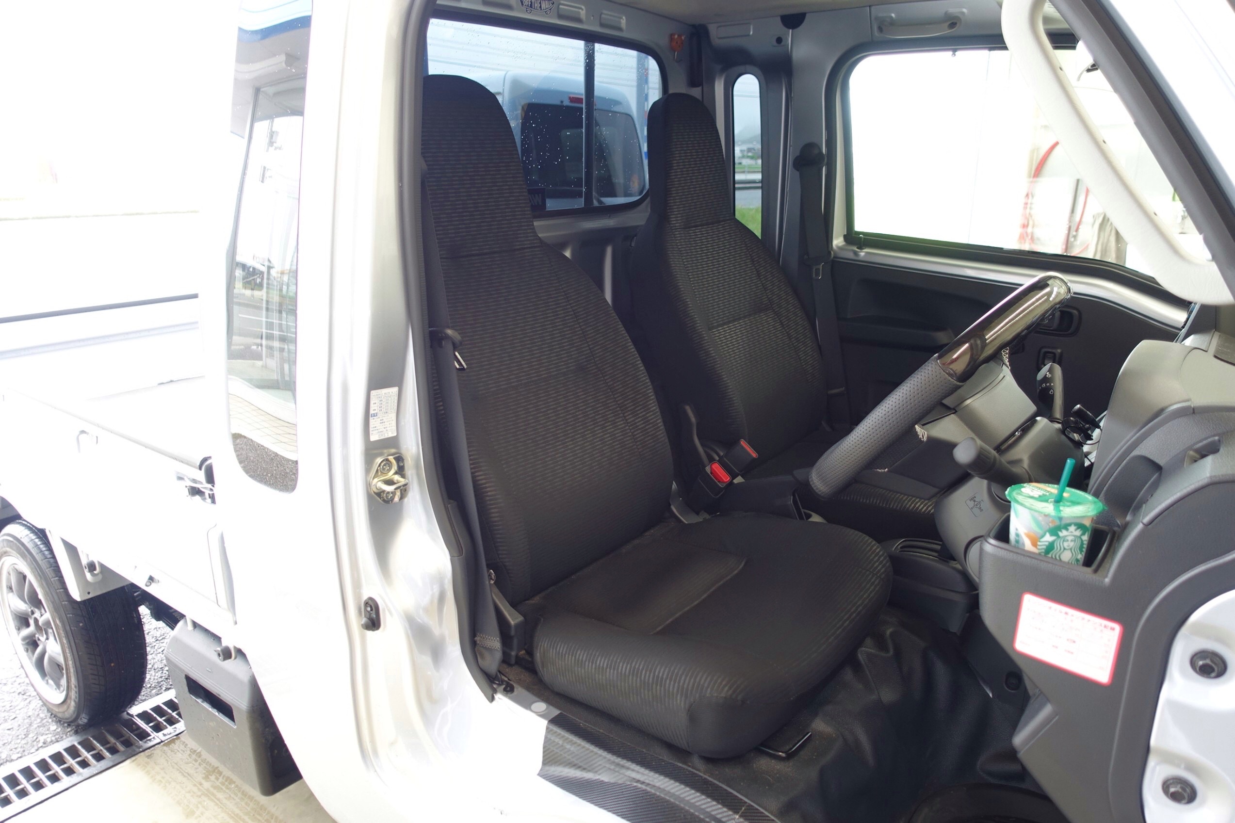 軽トラ＋レカロシート”で毎日の苦痛とおさらば！ダイハツ ハイゼット