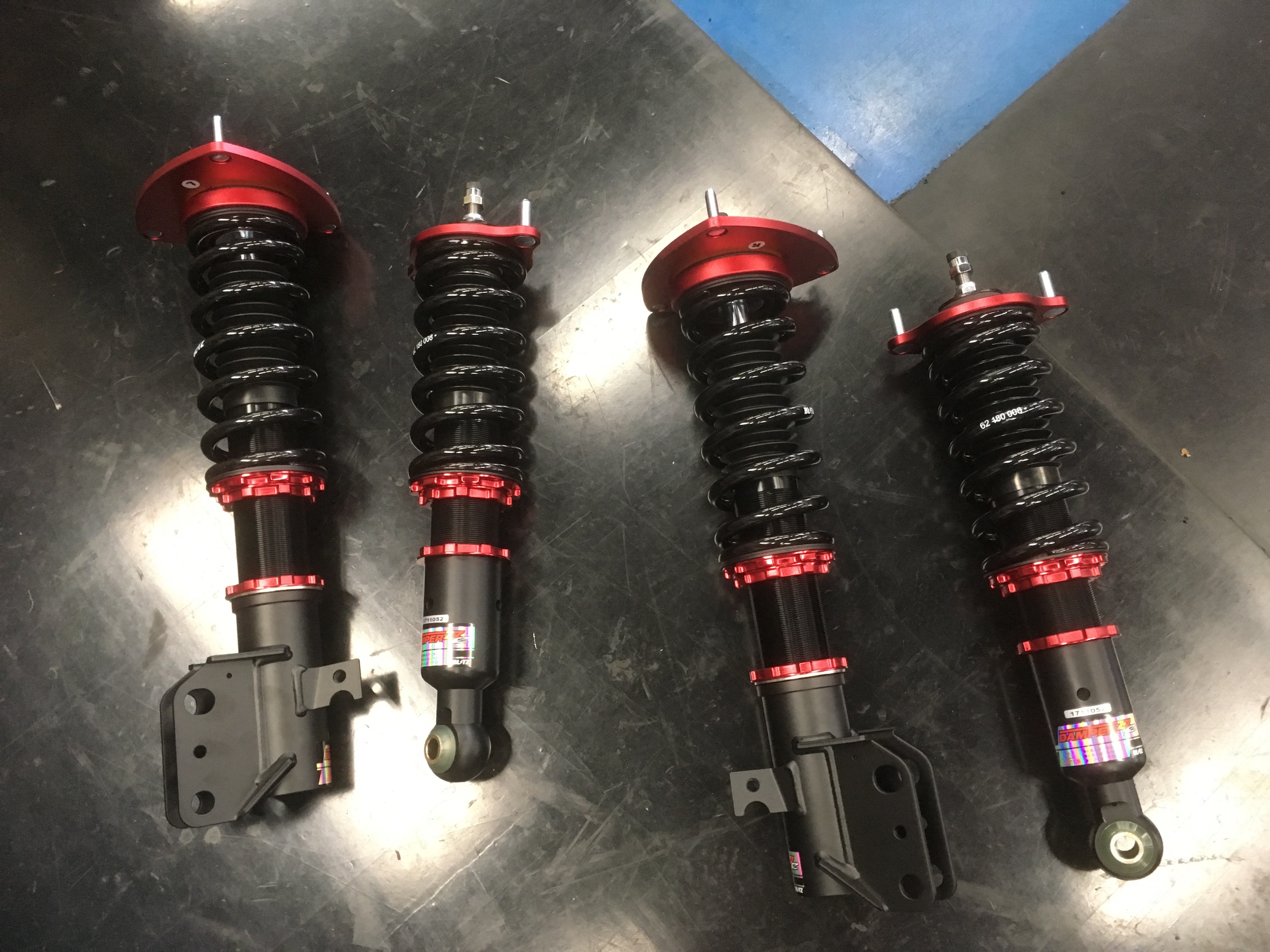 Bl5レガシィ 車高調取り付け カスタマイズ日記 コクピット 相模原 車のカスタマイズにかかわるスタッフより