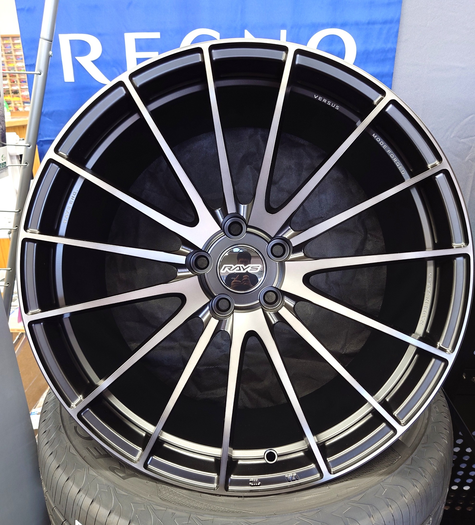 VMF　L-01　２０インチ　カラー：YNJ