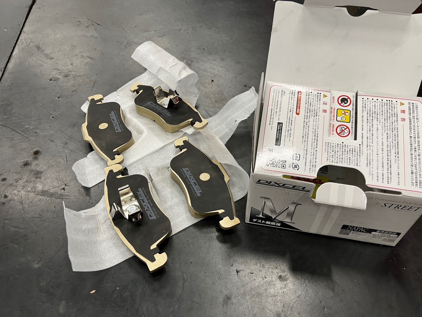 JEEP レネゲード BU14 DIXCEL Mタイプ ブレーキパッド取付 | 取り付け