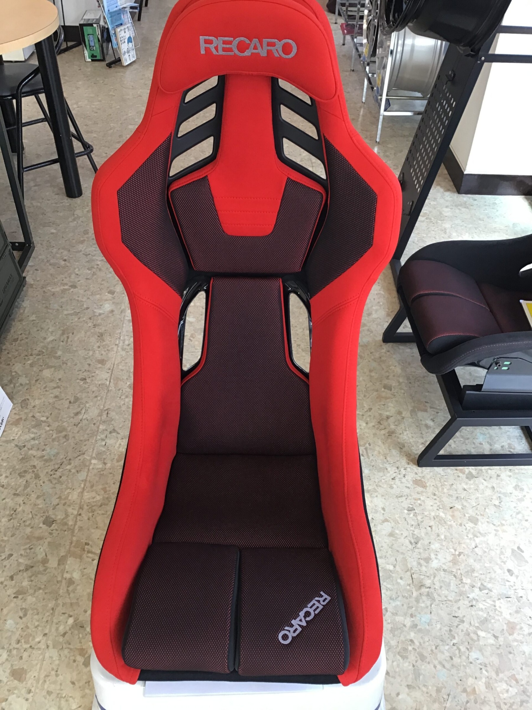 レカロRSS入荷しました(*^_^*) | スタッフ日記 | コクピットロフト