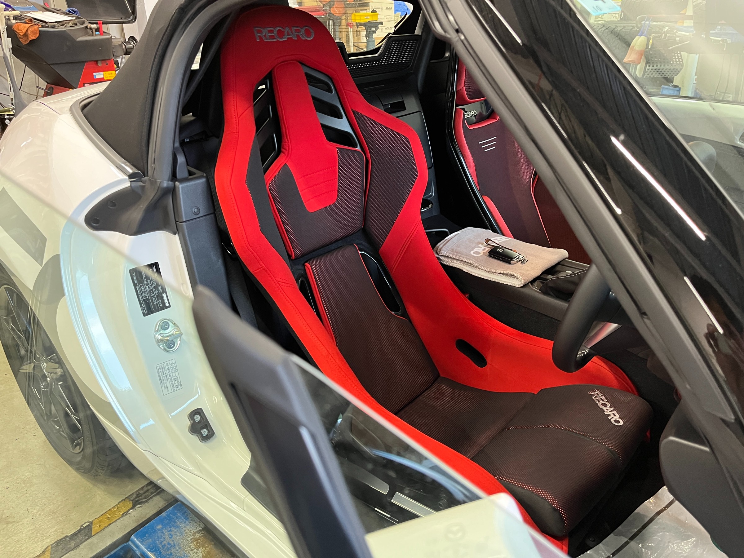 RECARO “RSS” 身長186cmが座っても無問題 ロードスター体感試座会