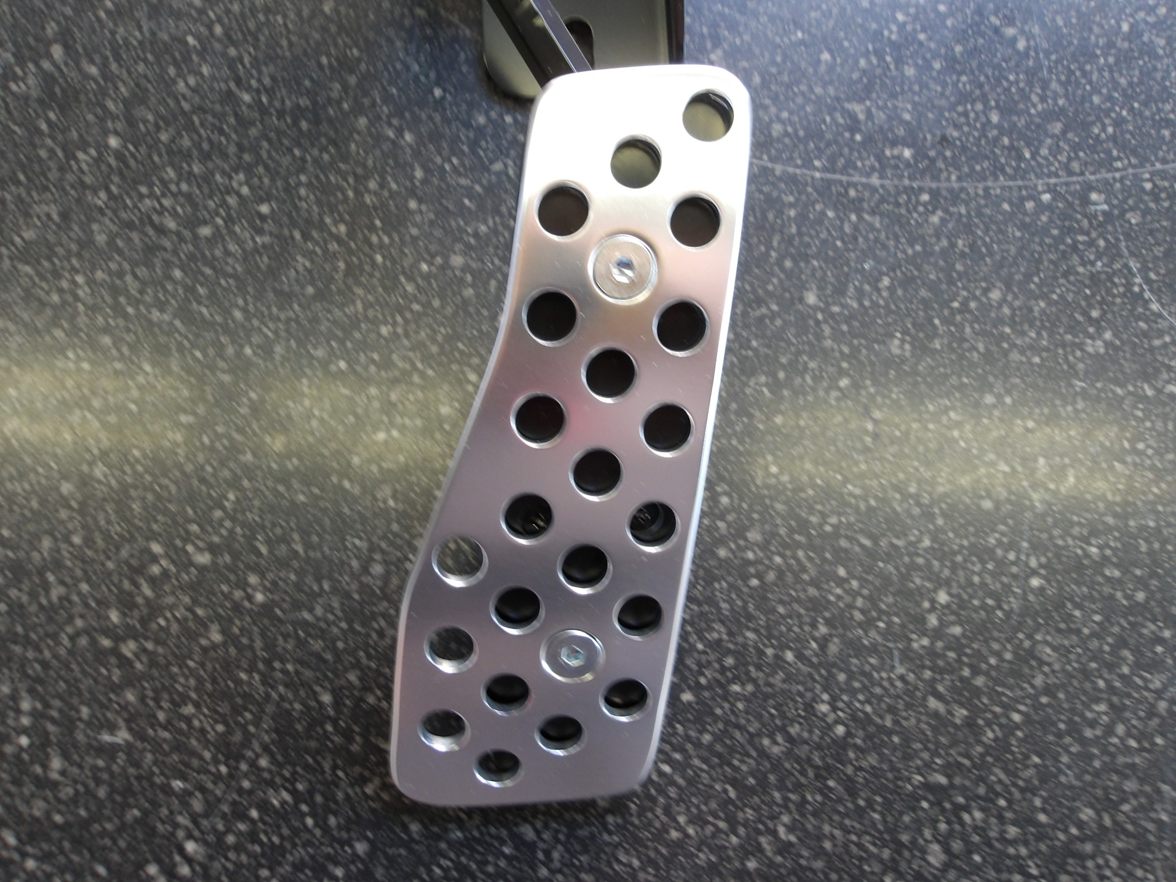 ロードスター（ND5RC）ニーレックス製吊り下げ式アクセルペダルキット