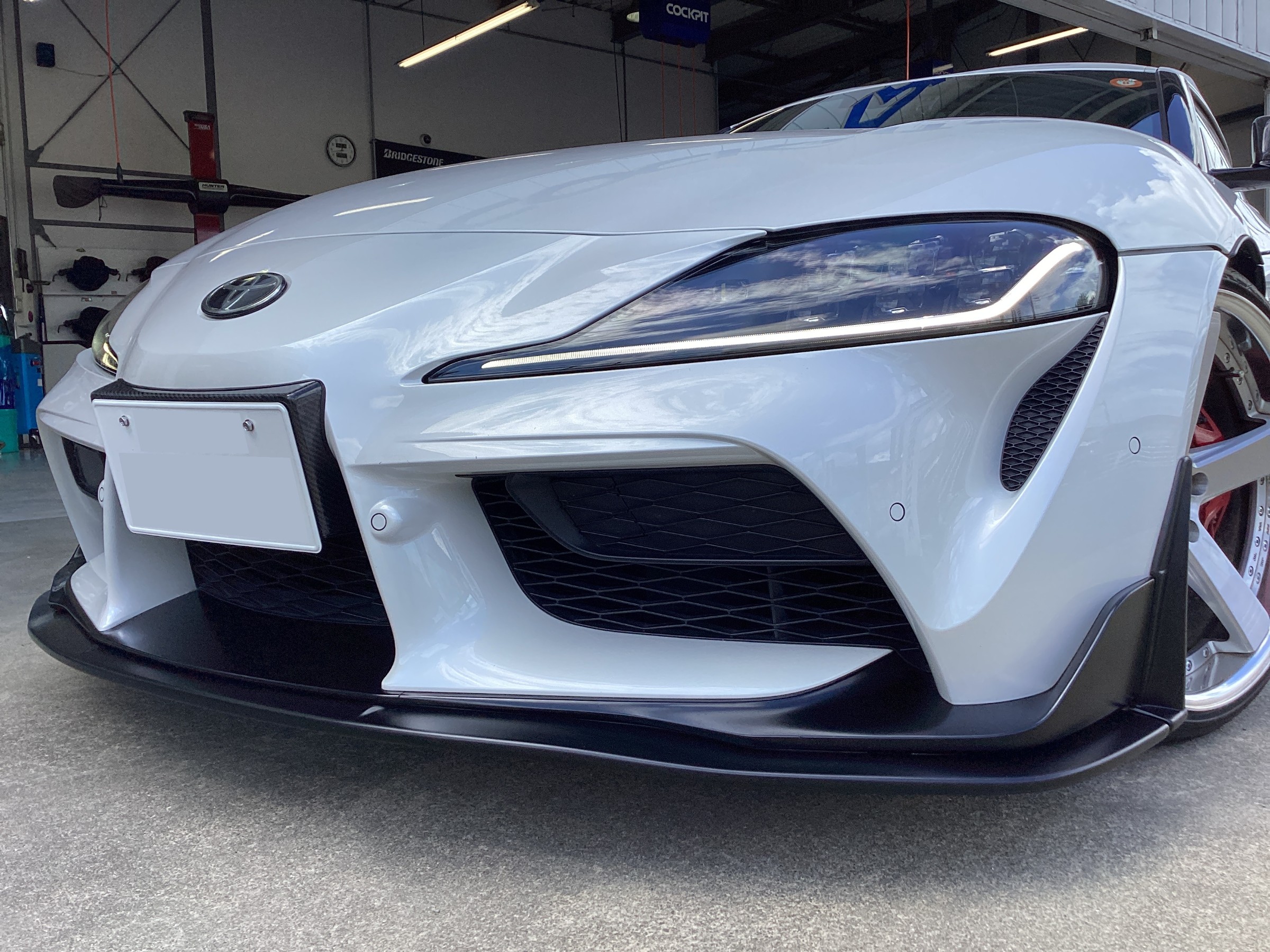 GRスープラ DB02 パワーブレース＆フロントリップスポイラー取り付け