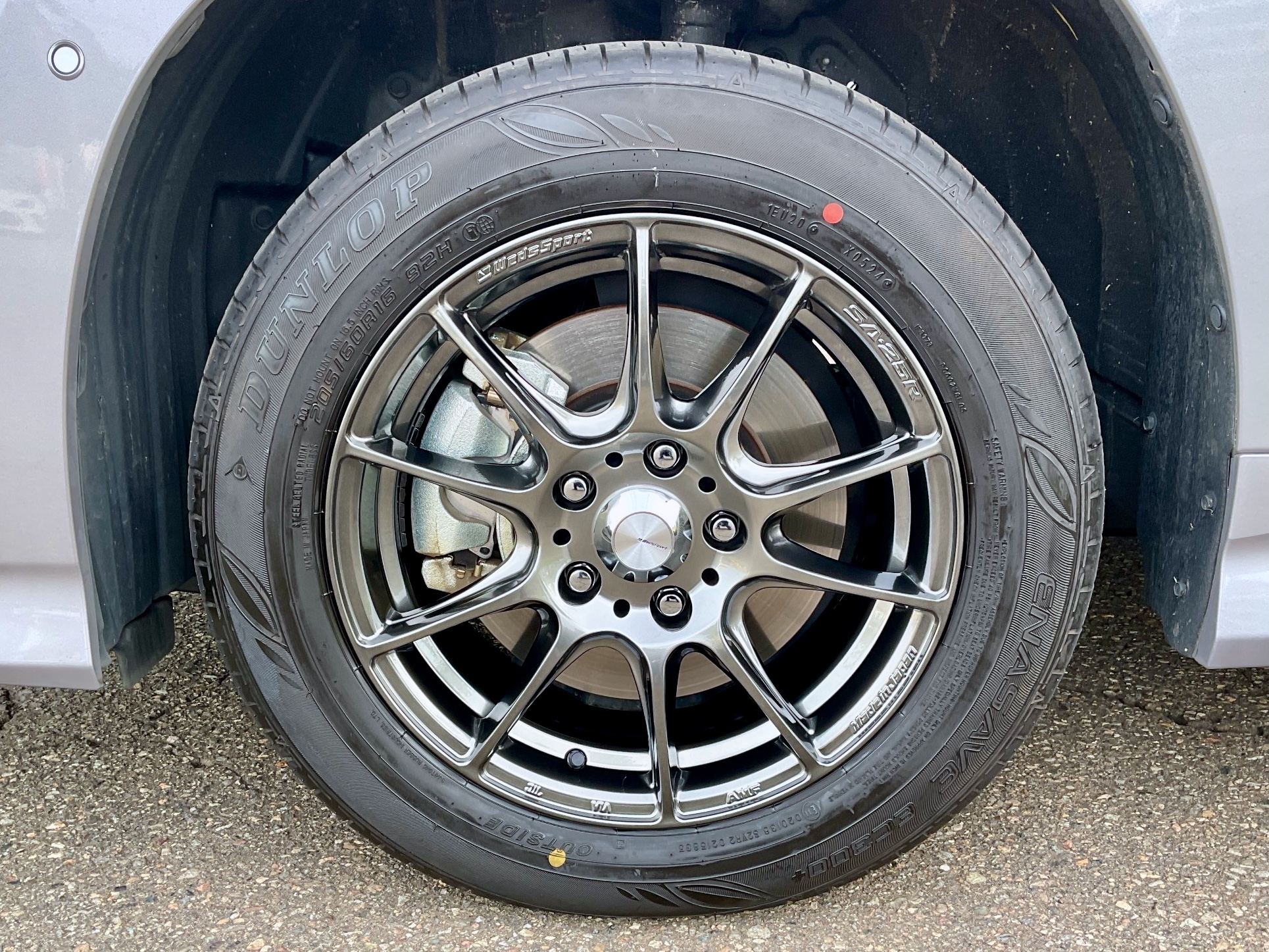 NOAHにウェッズスポーツSA-25Rを装着 | オーナーズカーインデックス