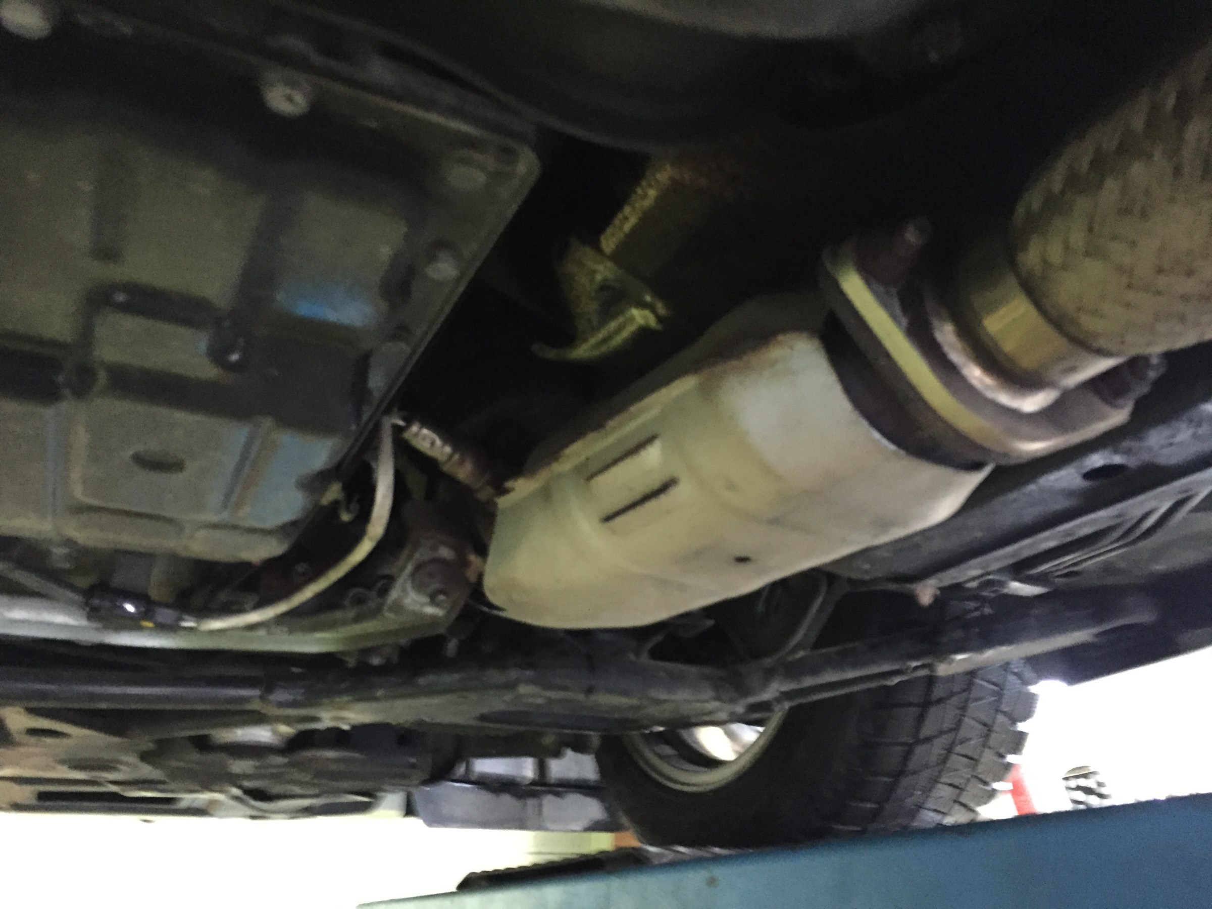 Kny51 フーガ メタルキャタライザー取付け 日産 フーガ 吸 排気系 吸 排気系 マフラー取付 Pit作業レポート Cockpit Age3 コクピットエイジ 車のカスタマイズにかかわるスタッフより