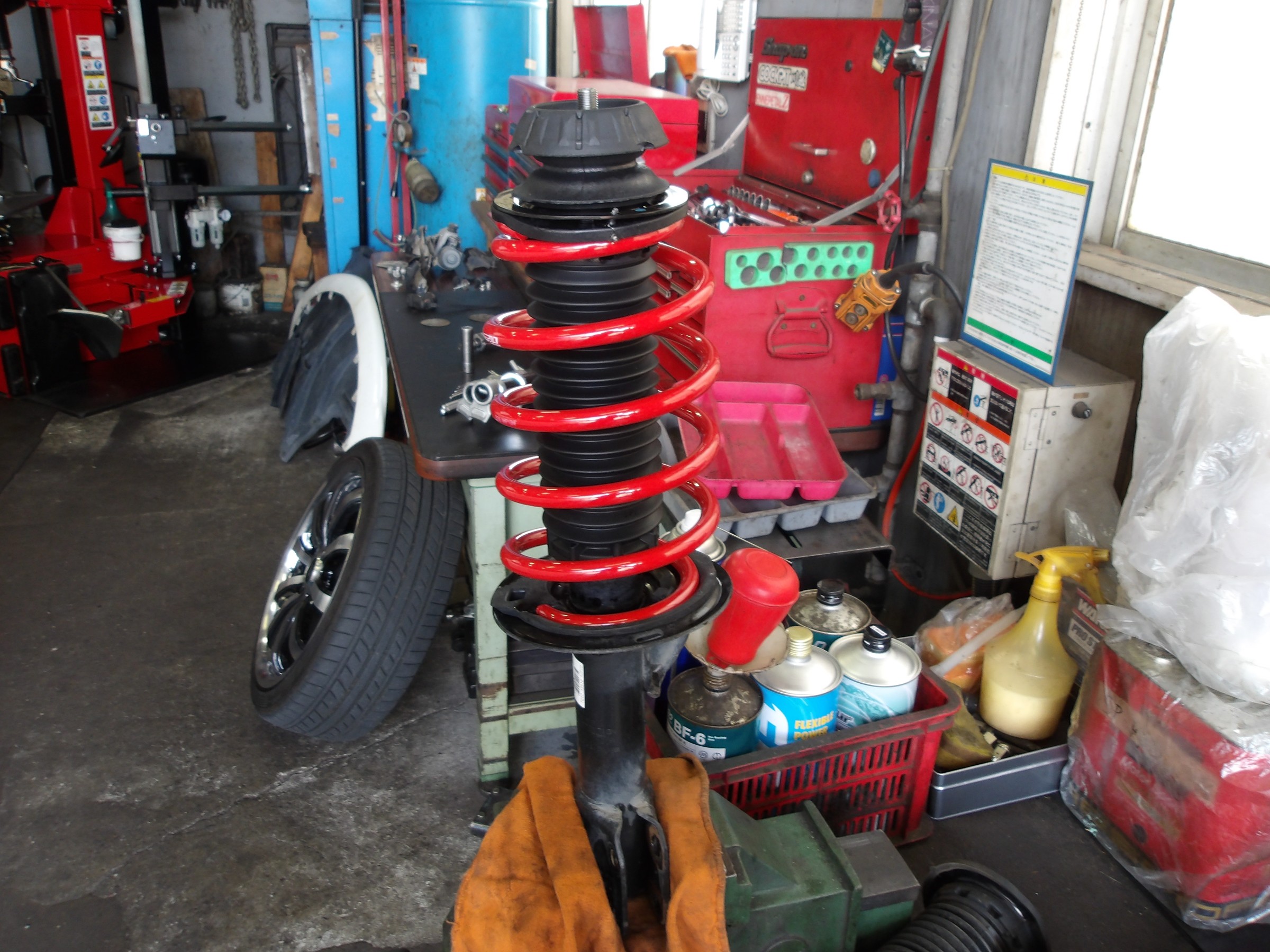 アクア（NHP10）タナベ製ローダウンスプリング「SUSTEC：NF210」装着