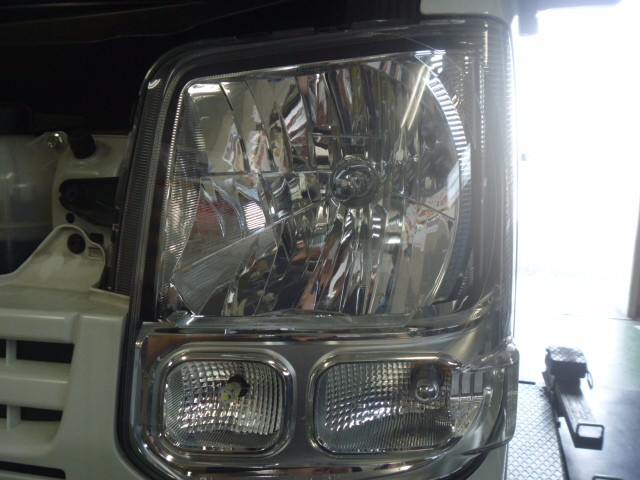 DR17V/NV100 クリッパーのLEDヘッドライトバルブの取り付け☆ | 日産