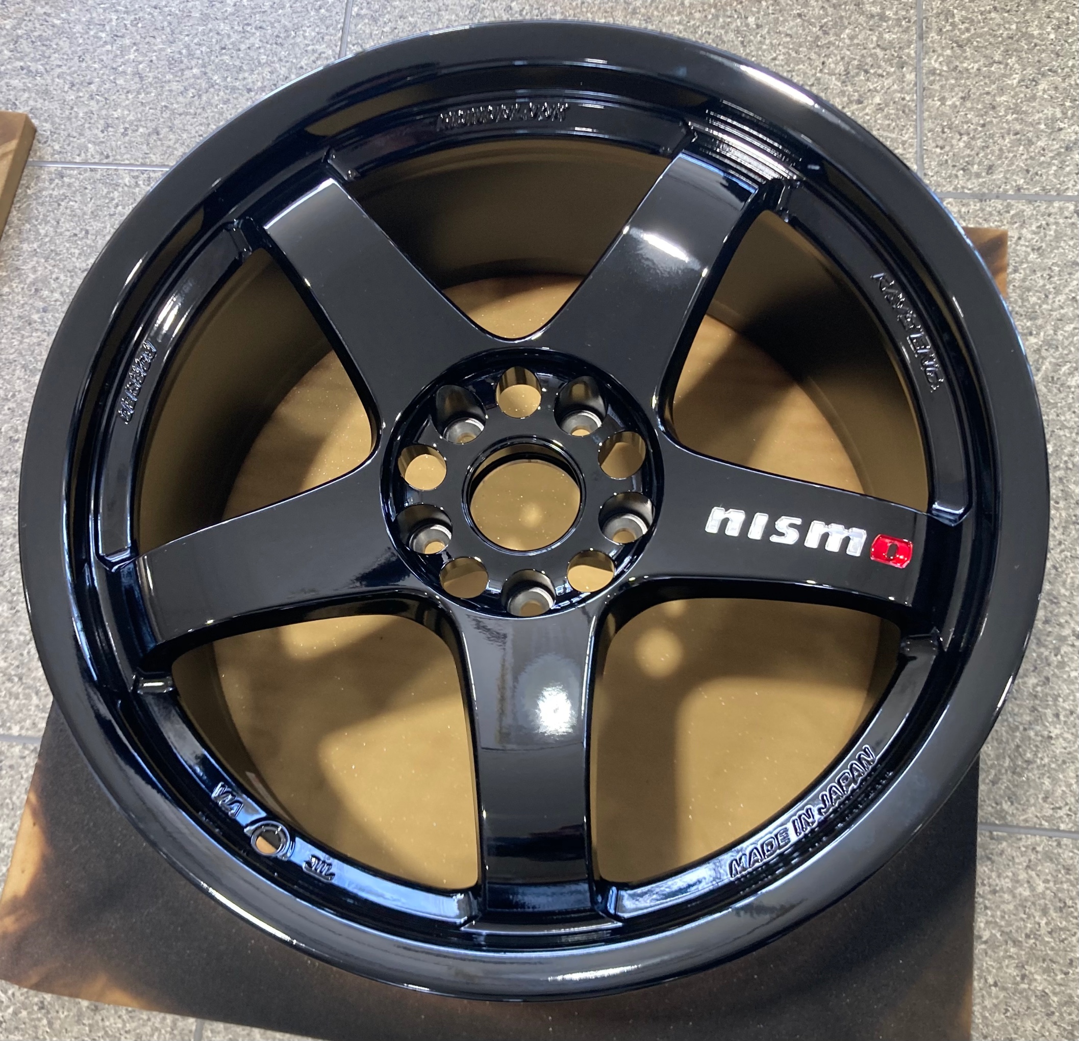 受注期間限定ホイール「NISMO LM GT4 Machining Logo Version