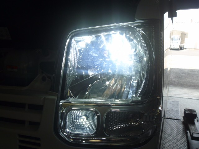 DR17V/NV100 クリッパーのLEDヘッドライトバルブの取り付け☆ | 日産