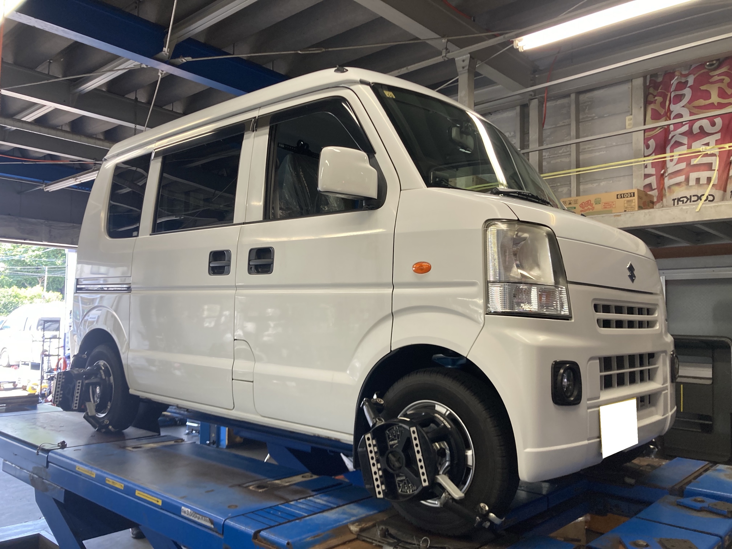 :使用距離浅:スズキエブリィda64 カヤバNEW SR Special 使用距離浅:スズキエブリィda64 カヤバNEW SR Special - メルカリ