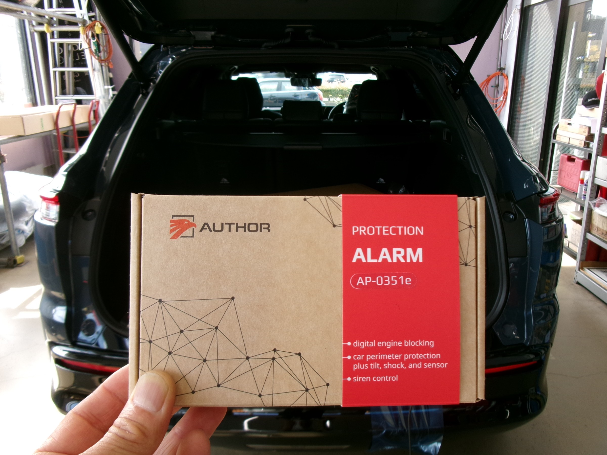 トヨタ クラウンエステートHVに最新盗難手口！キーエミュレーターまた