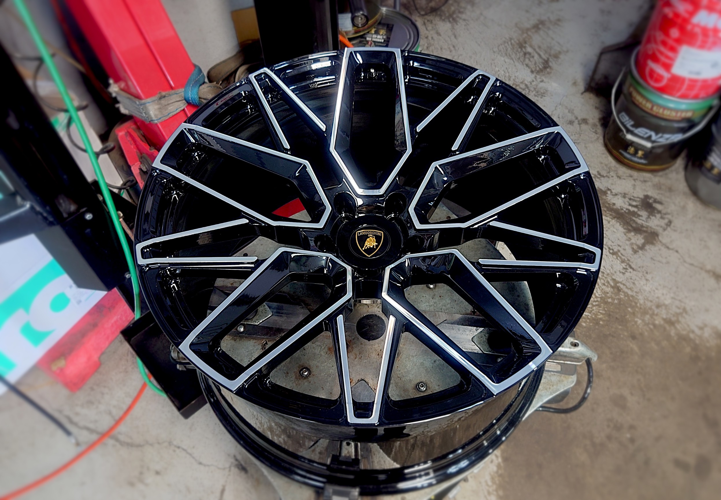 BC FORGED（BCフォージド）「EH-T03」 GLOSS BLACK+D の装着作業