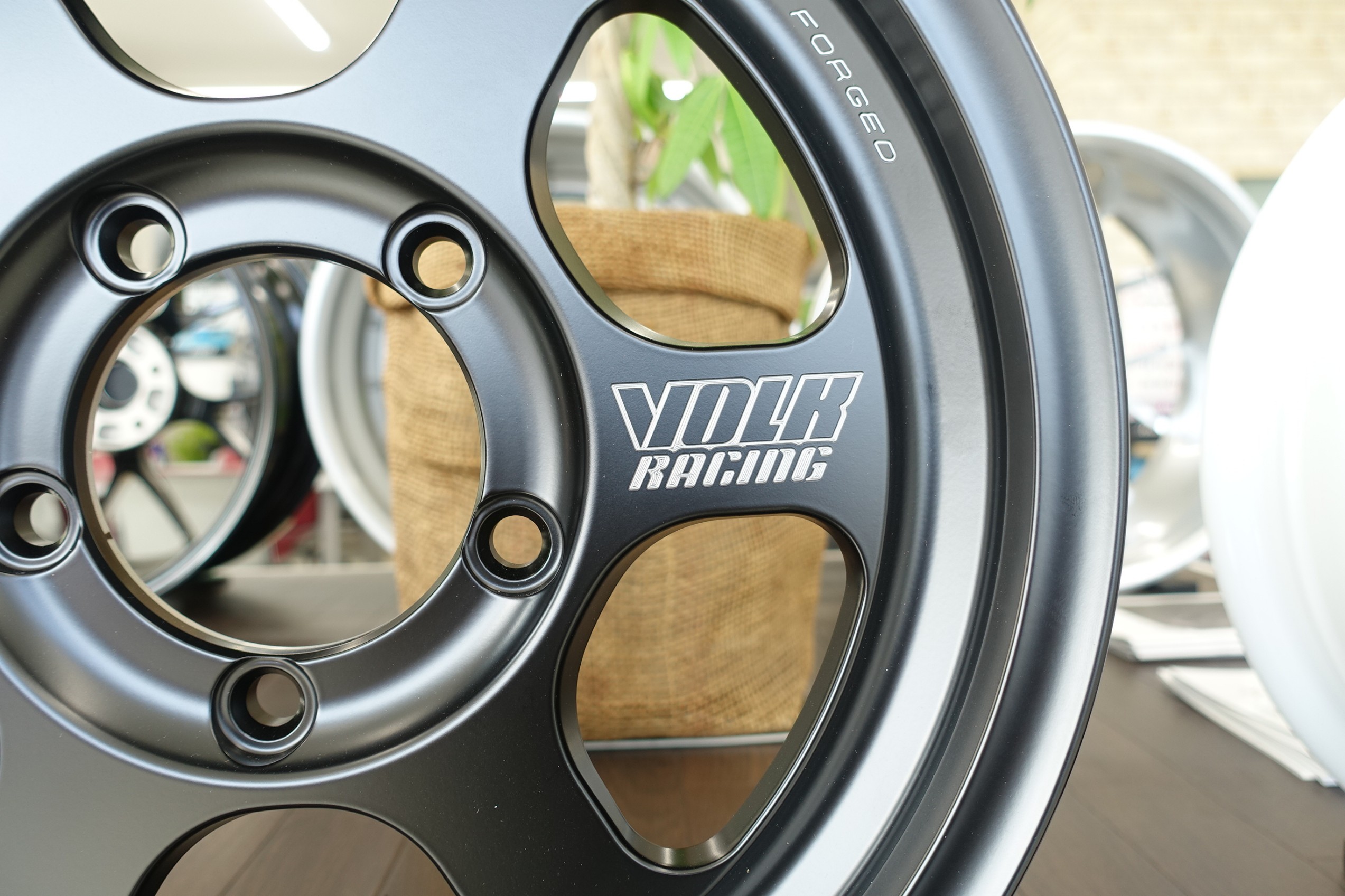 ジムニー・シエラに人気の「RAYS TE37XT for J」に、限定モデル