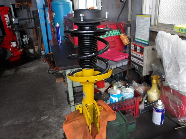 レ*4様 レヴォーグ　vm スバル純正　ビルシュタイン　ショックアブソーバー ☆SUBARU スバル レヴォーグ VM4 D型 純正ビルシュタイン