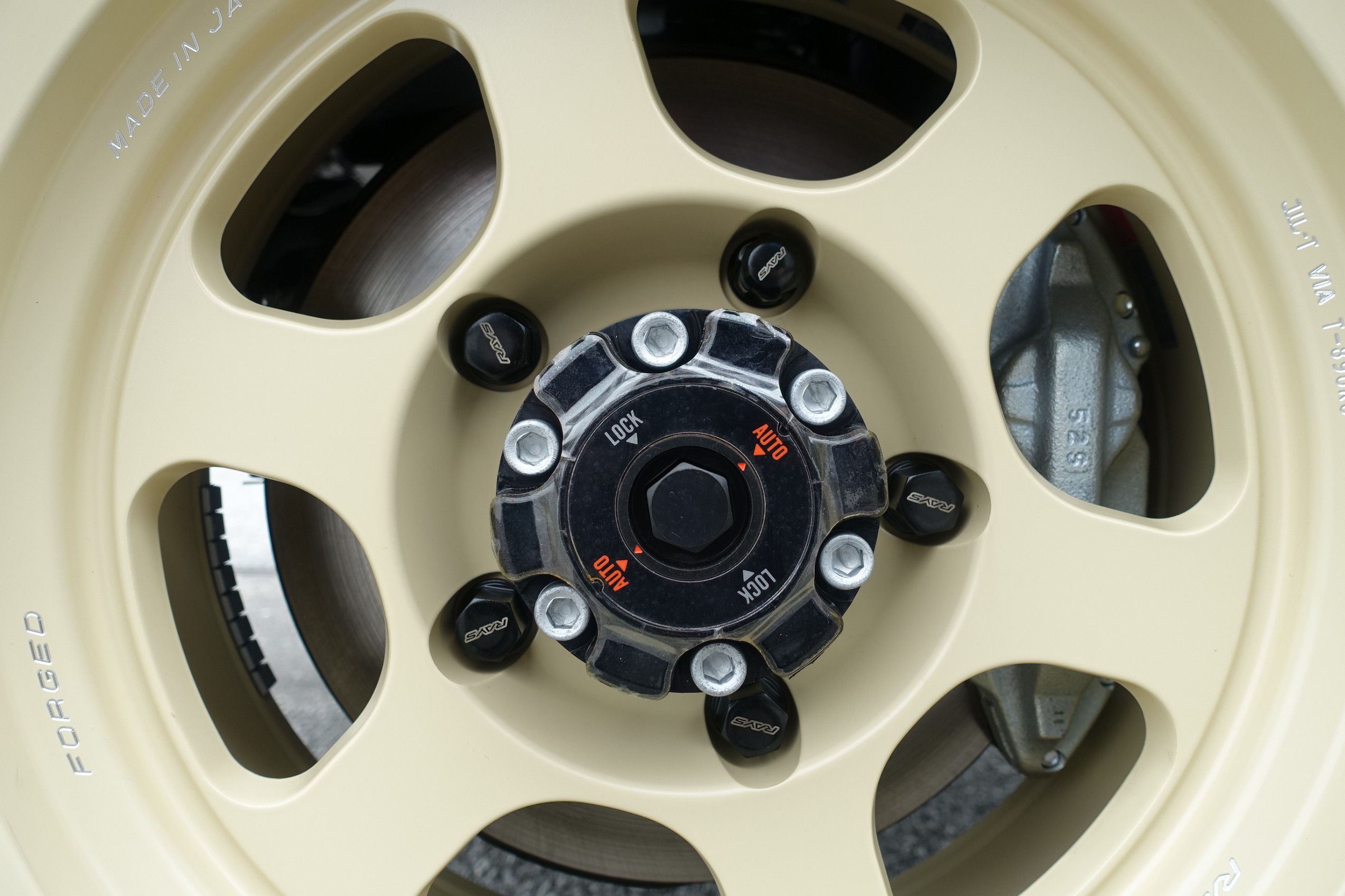 再再販ランクル70のホイール選びは“専用設計”でキマリ！トヨタ